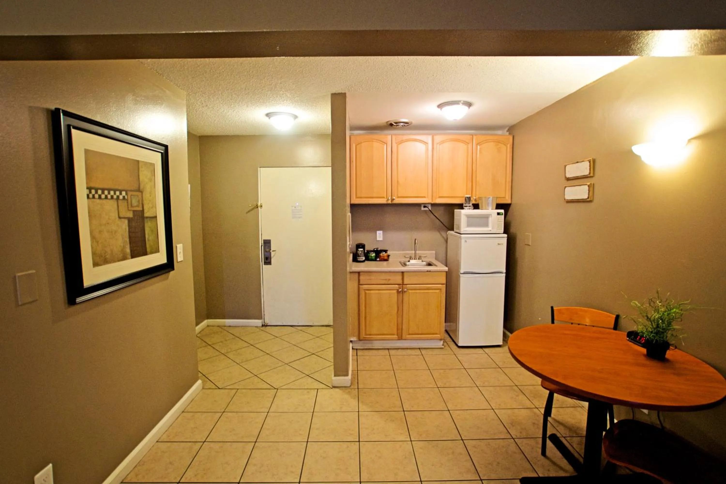 Suite with Patio Pet Friendly in Ocean Villa Inn