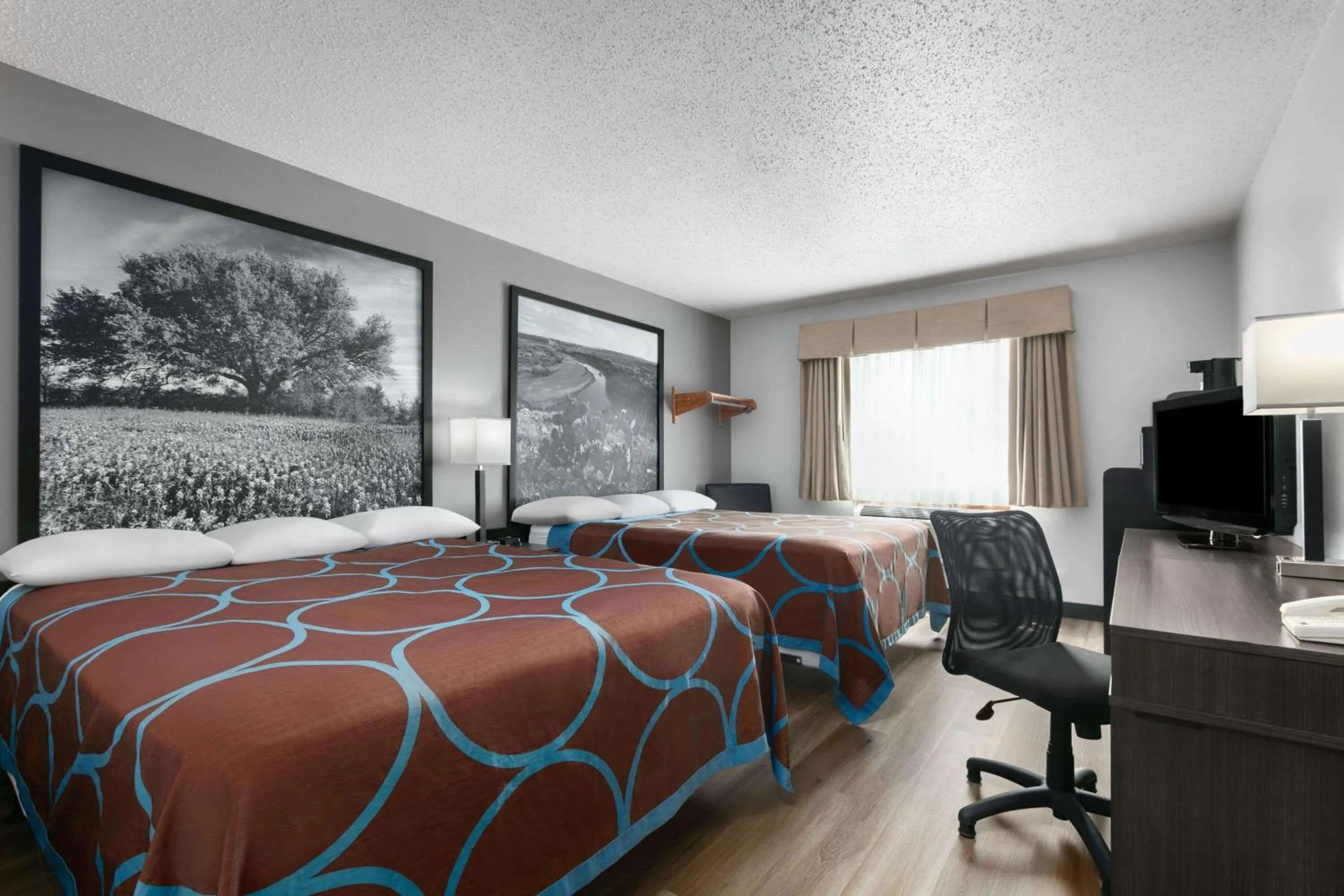 Queen Room with Two Queen Beds - Non-Smoking in Super 8 by Wyndham Grapevine/DFW Airport Northwest