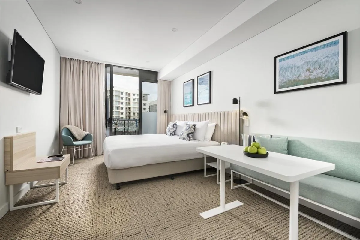 King Room with Roll-In Shower - Disability Access in Quest Scarborough