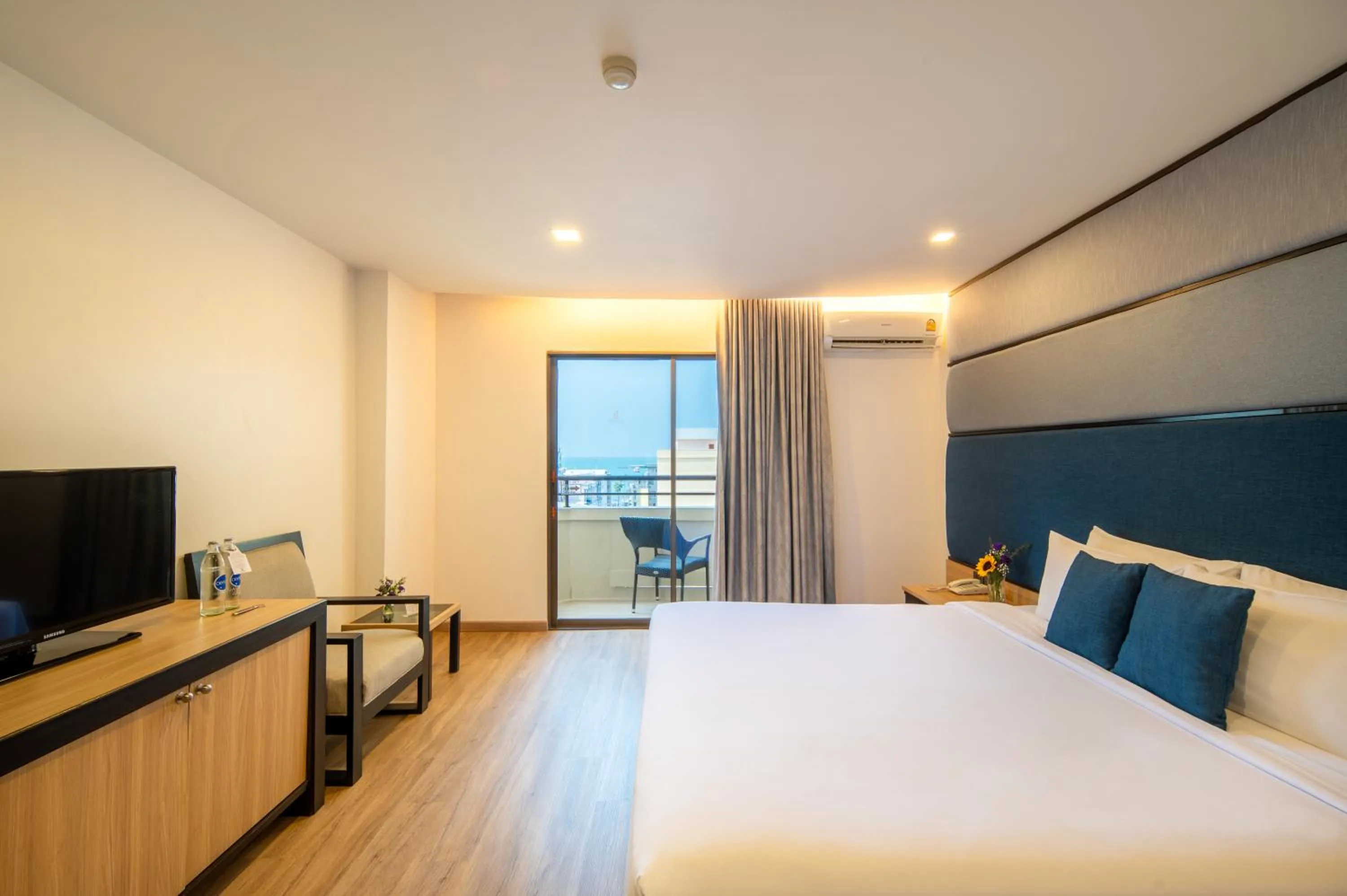 Superior Double or Twin Room in Sunbeam Hotel Pattaya