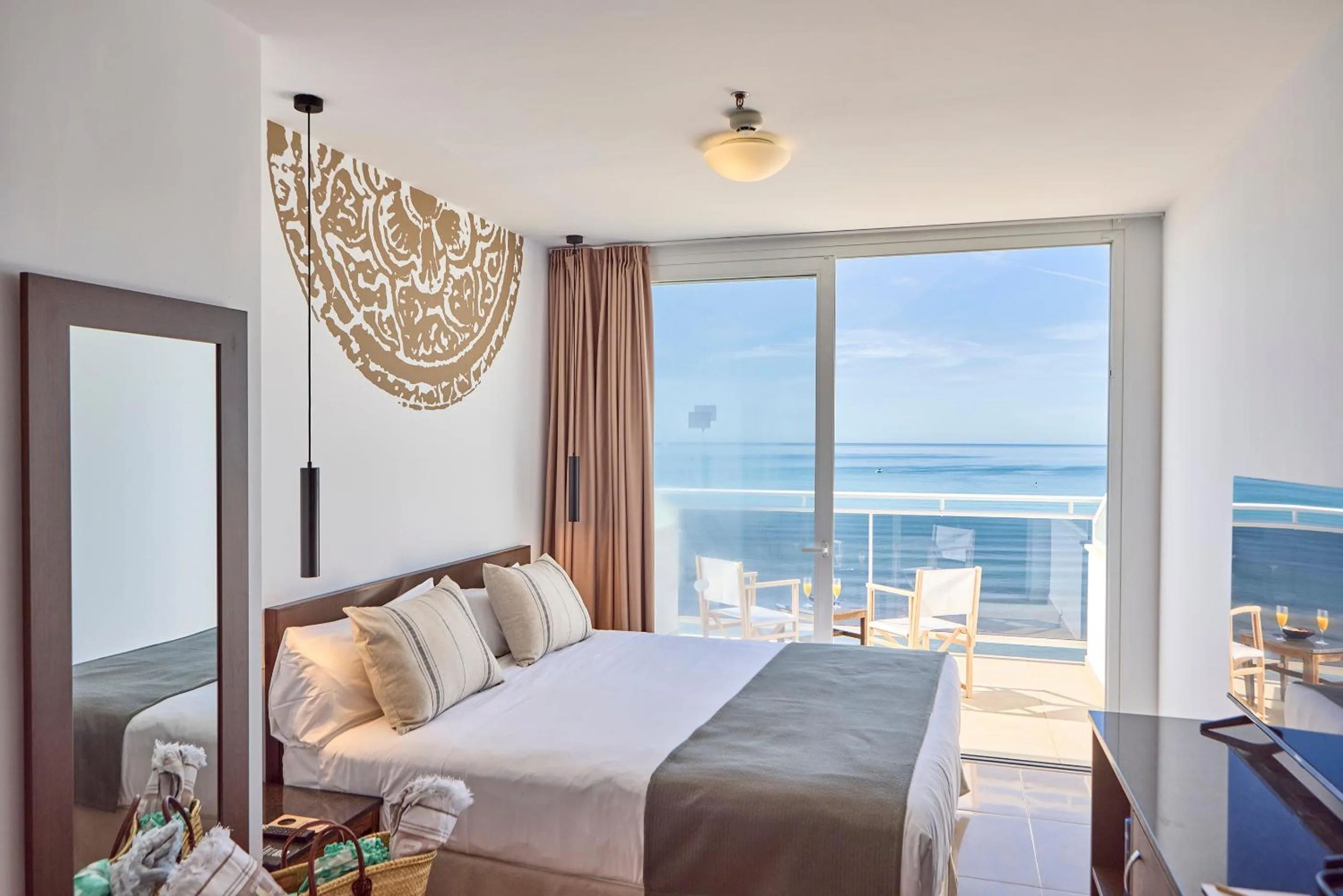 Mandala Double Room Sea View with Terrace in Sauló by Puro