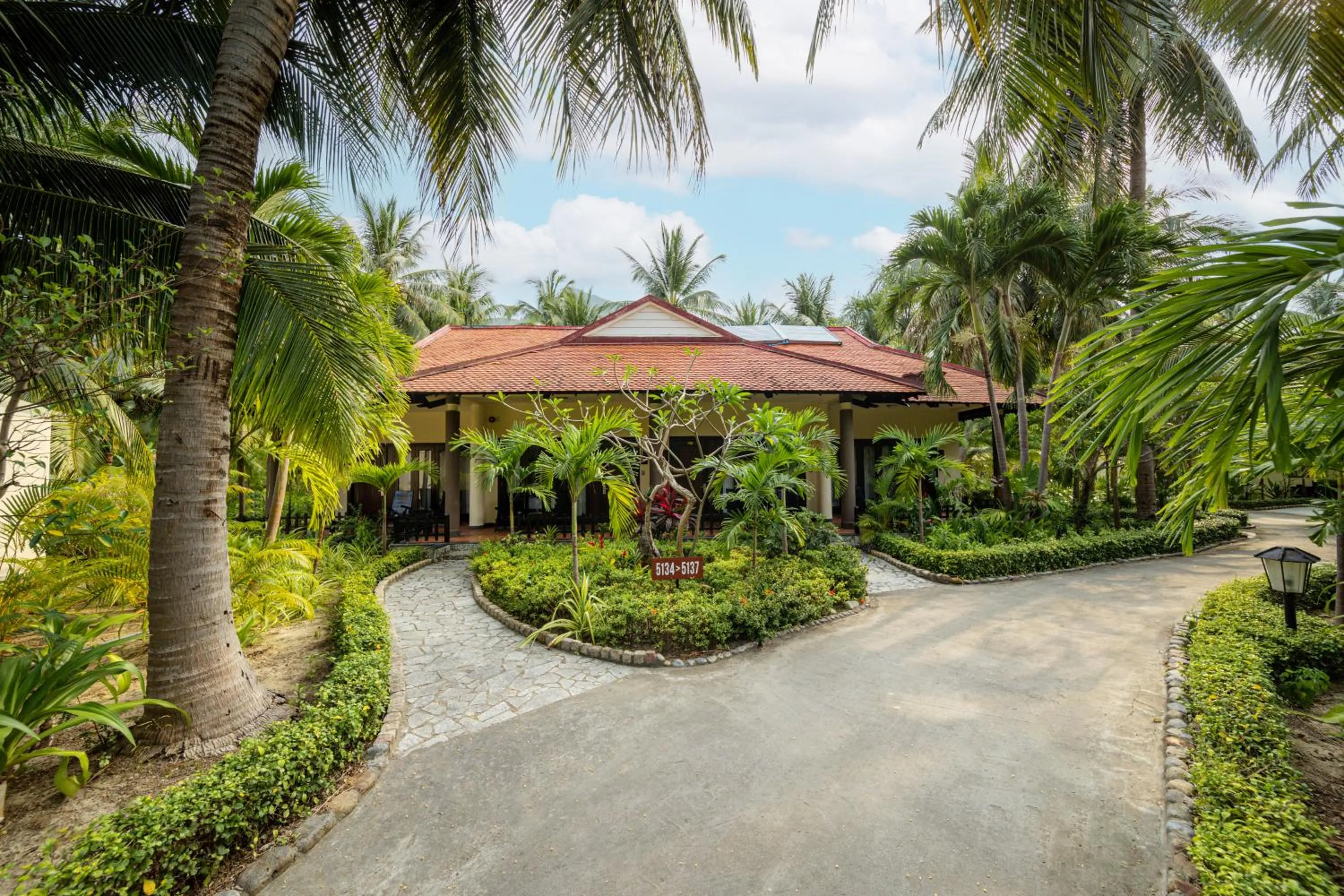 Diamond Bungalow with Garden View in Diamond Bay Resort & Spa