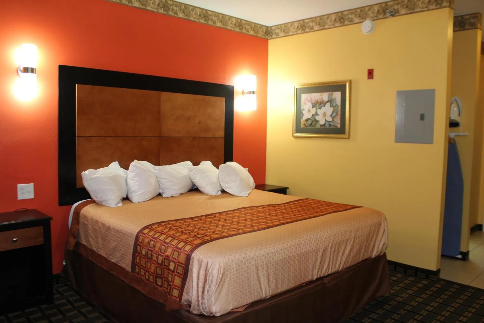 Standard King Room in Magnolia Inn and Suites Southaven