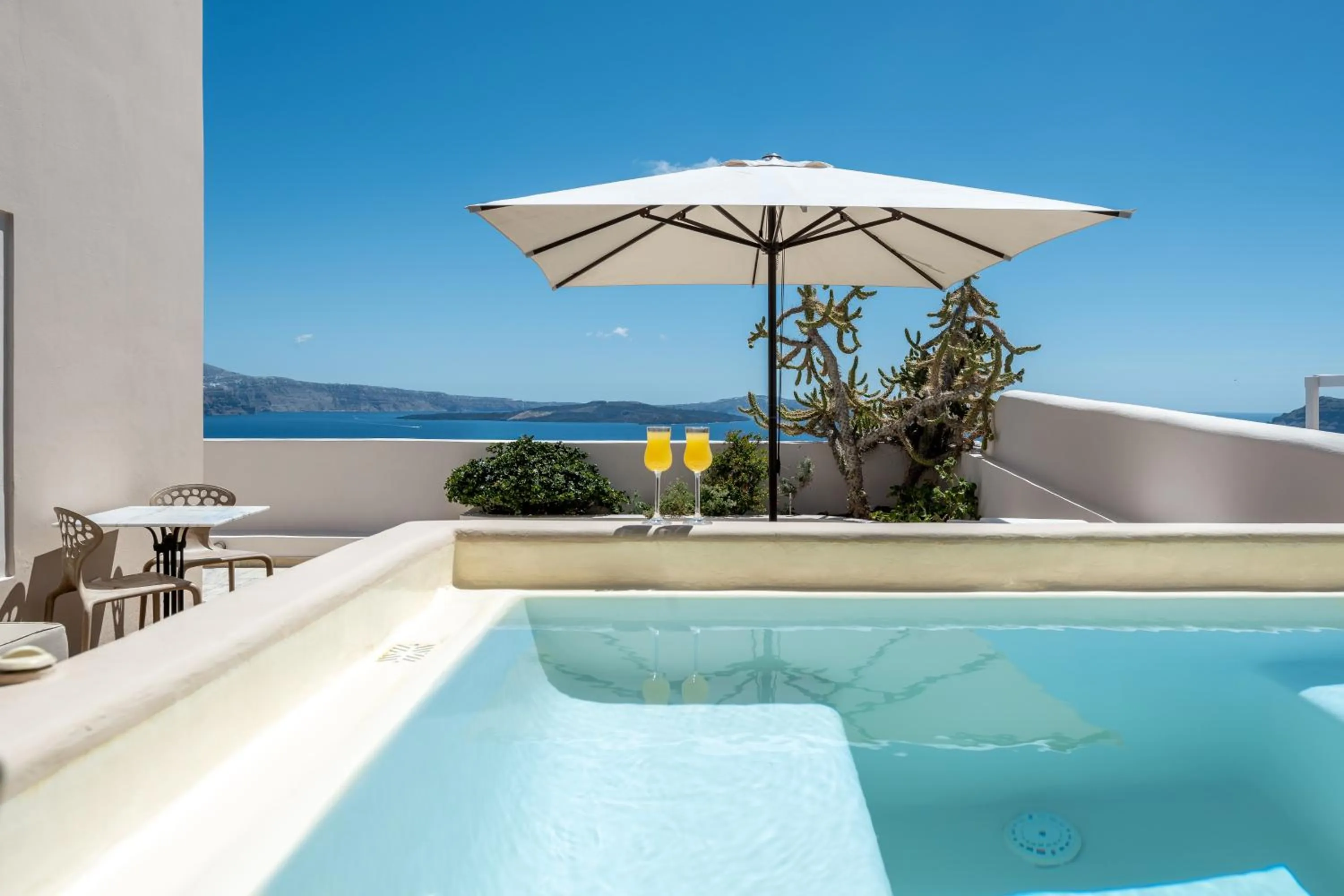 One-Bedroom Villa with Outdoor Hot Tub in Passion Blue Villas