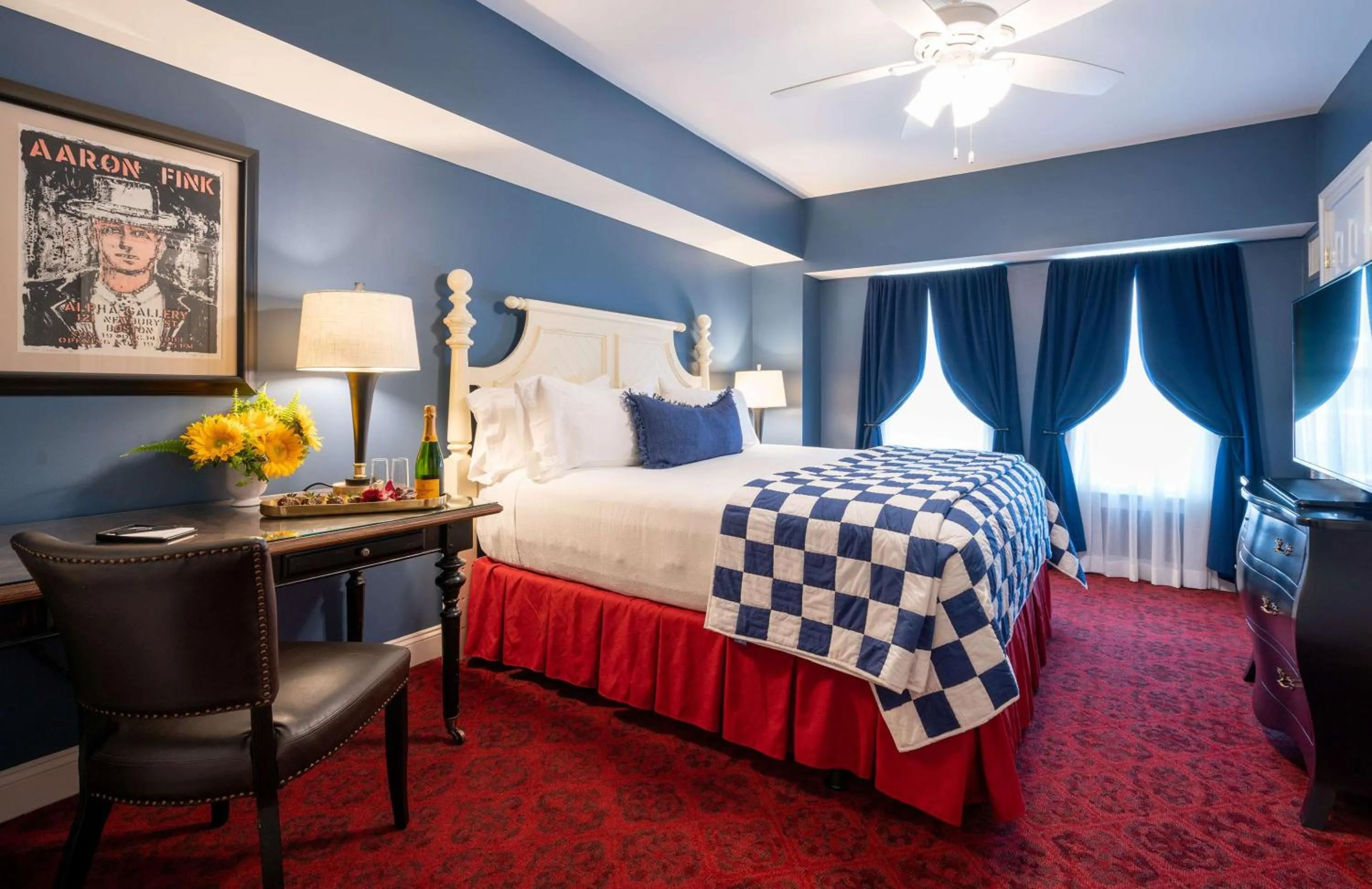 Deluxe King Room in The Kendall Hotel at the Engine 7 Firehouse