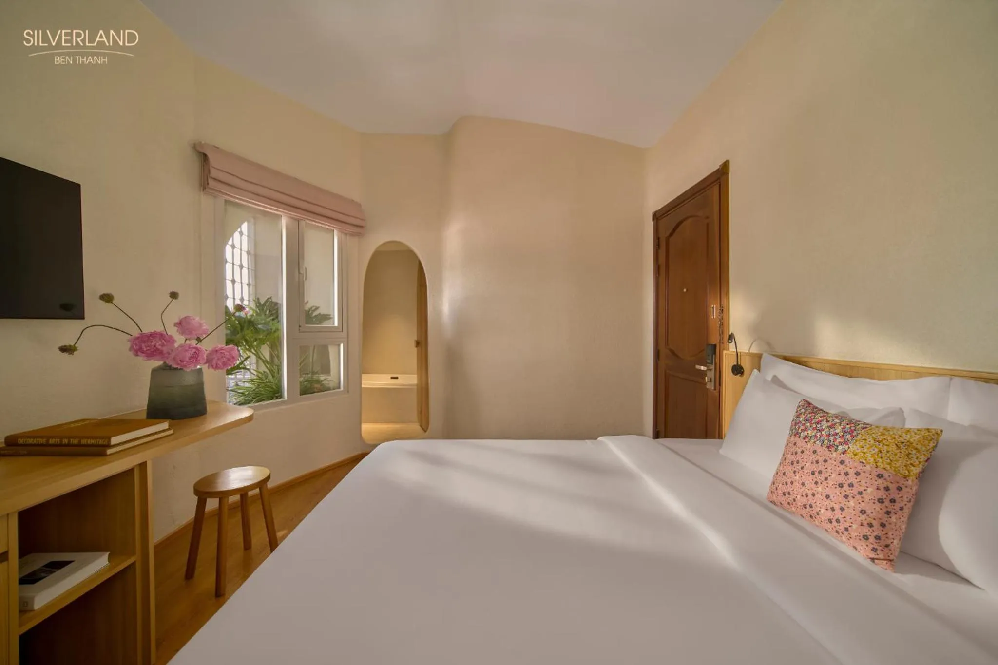 Signature Ben Thanh Double (with afternoon tea)  in Silverland Bến Thành