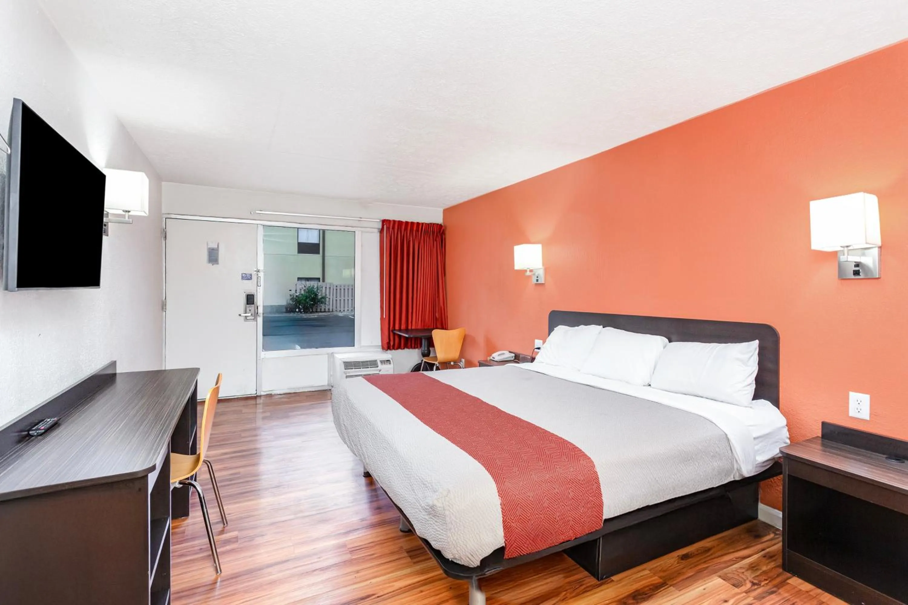 King Bed Non-Smoking in Relax Inn by OYO Columbus OH I 70