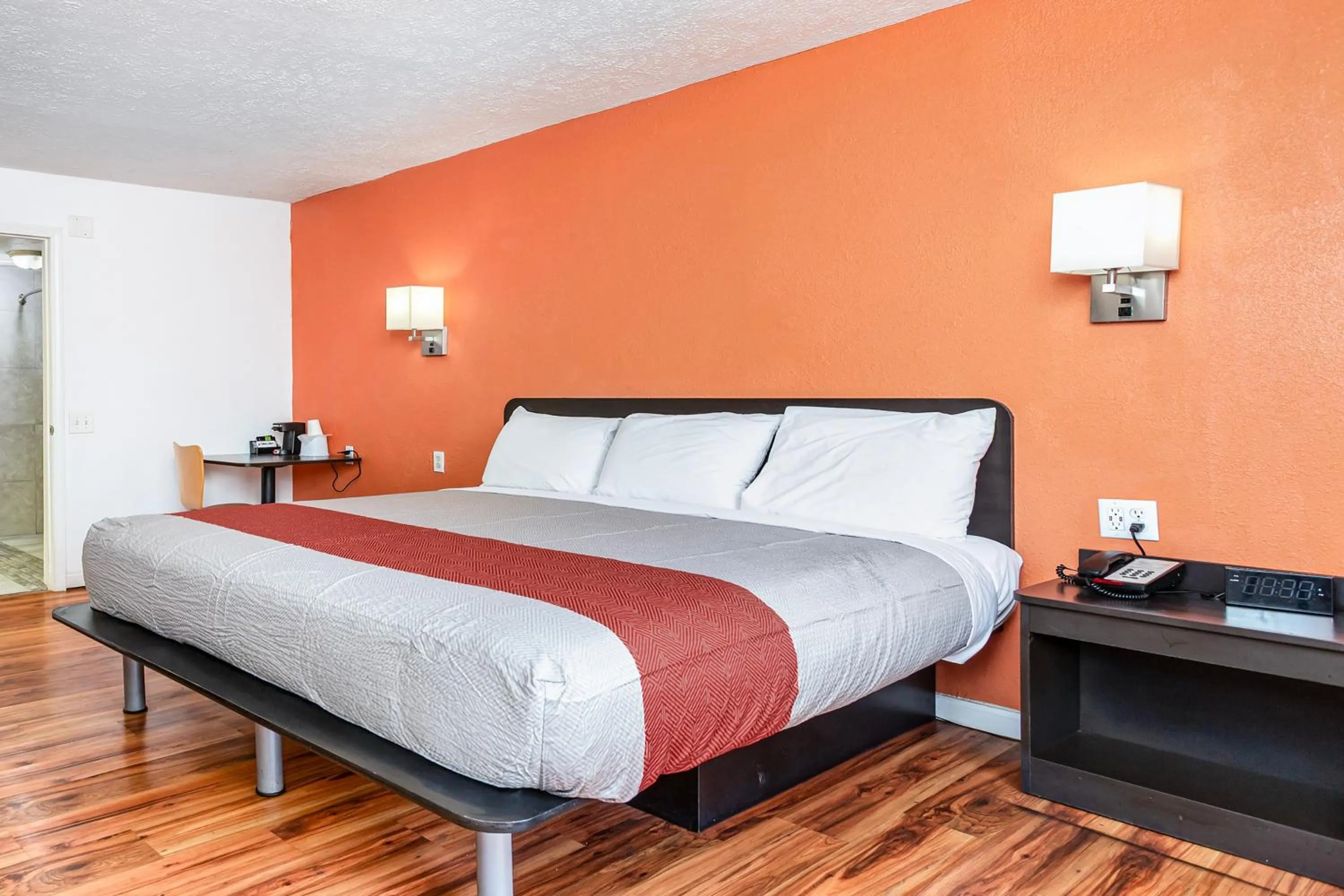 King Bed Accessible Smoking in Relax Inn by OYO Columbus OH I 70