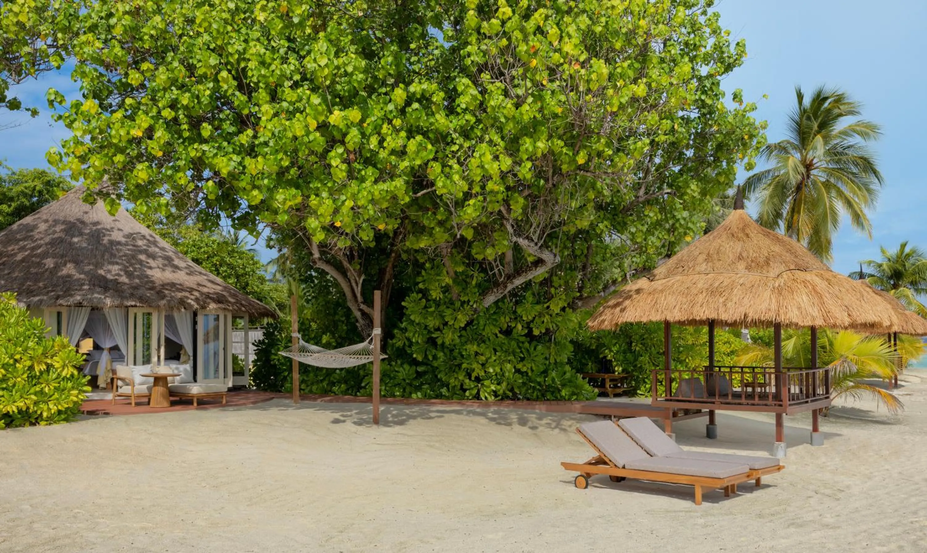 Beachfront Pool Villa with Free Transfer in Banyan Tree Vabbinfaru