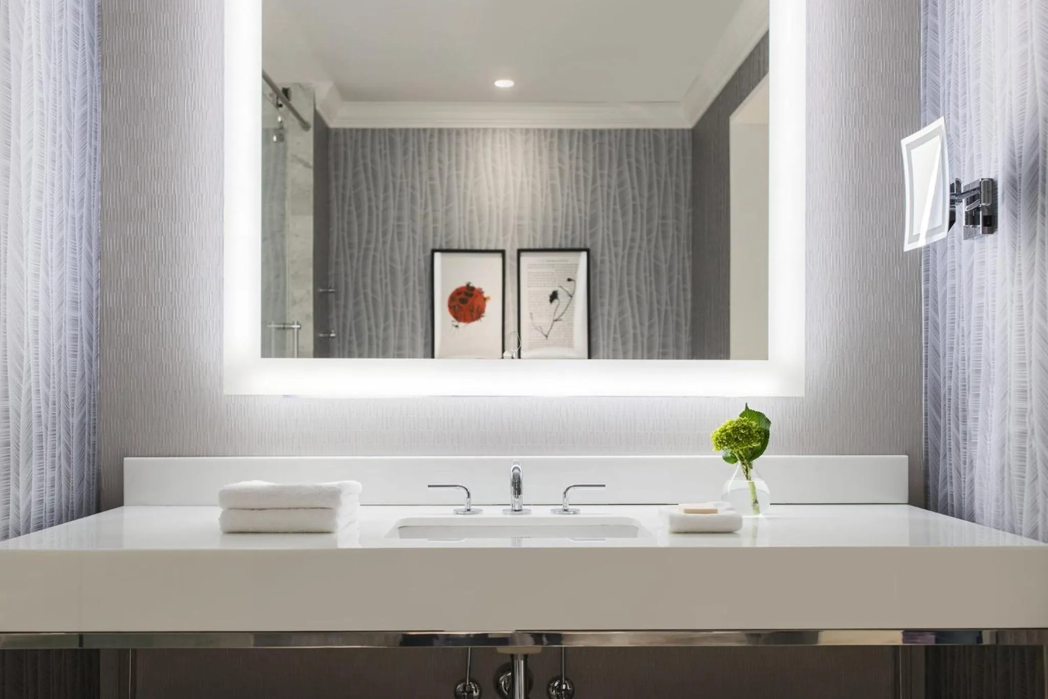 Essential Room  in Kimpton Tryon Park Hotel by IHG