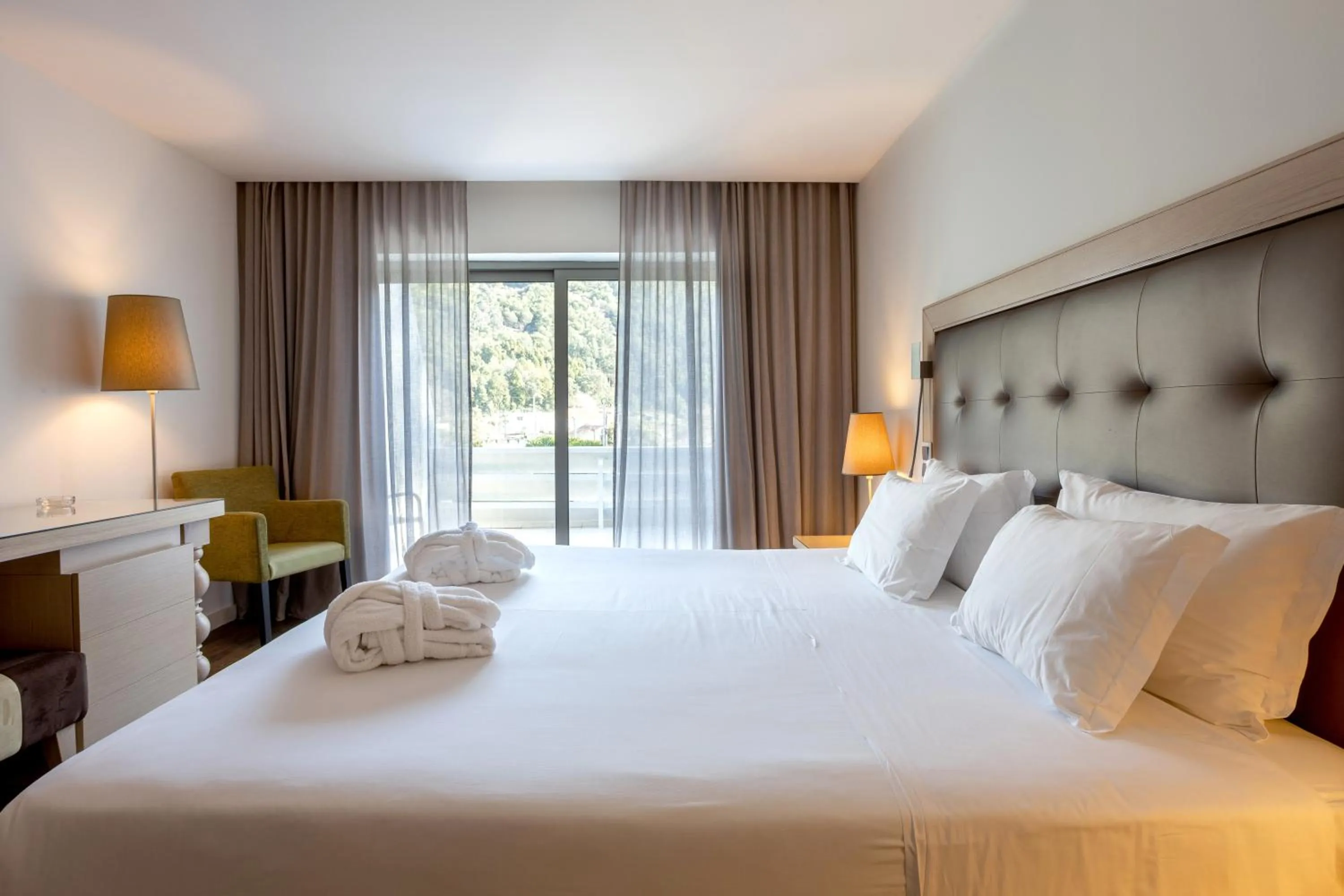 Superior Double Room with Spa Access in Hotel Porta do Sol Conference & SPA