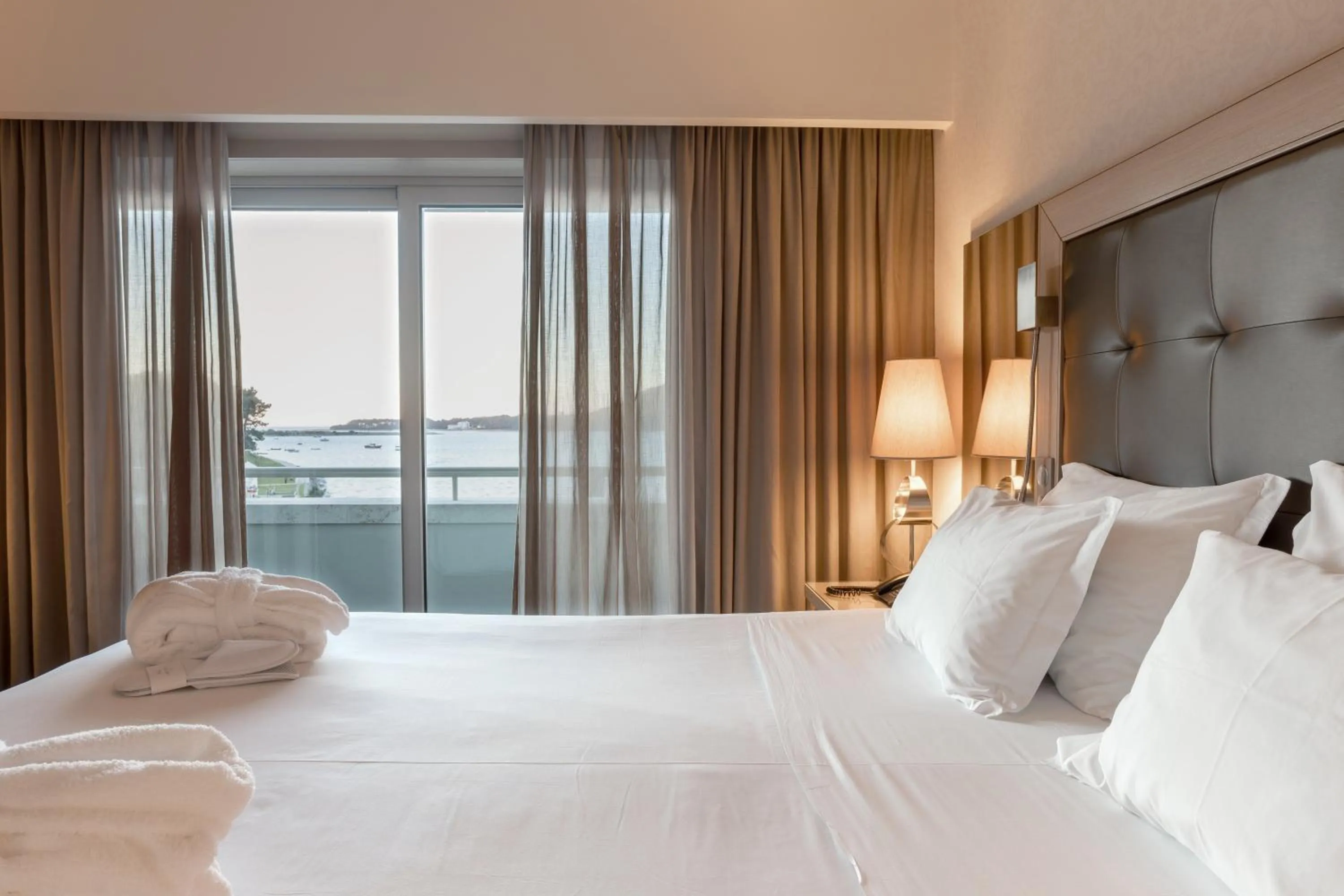 Double Room with River View and Spa Access in Hotel Porta do Sol Conference & SPA