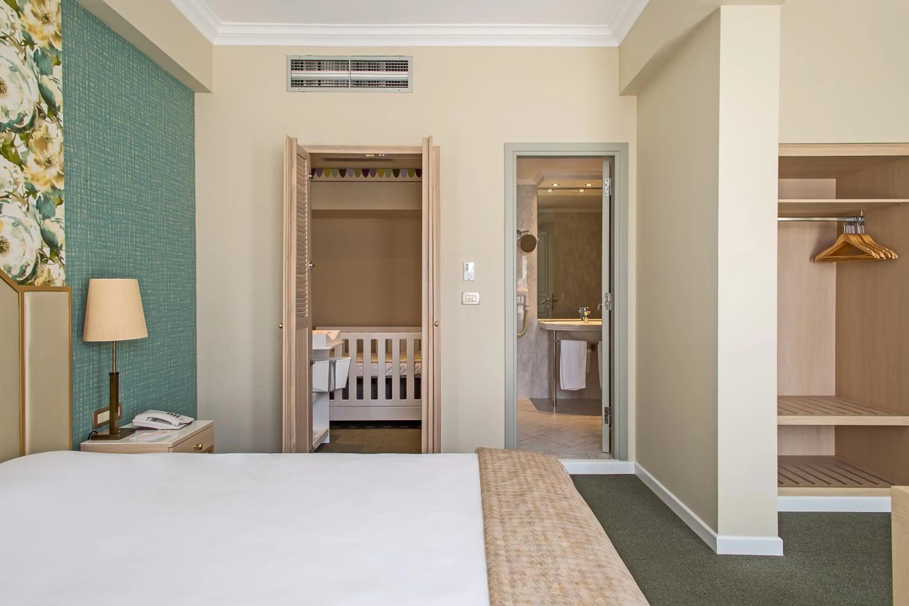 Baby Room in Airotel Stratos Vassilikos Hotel