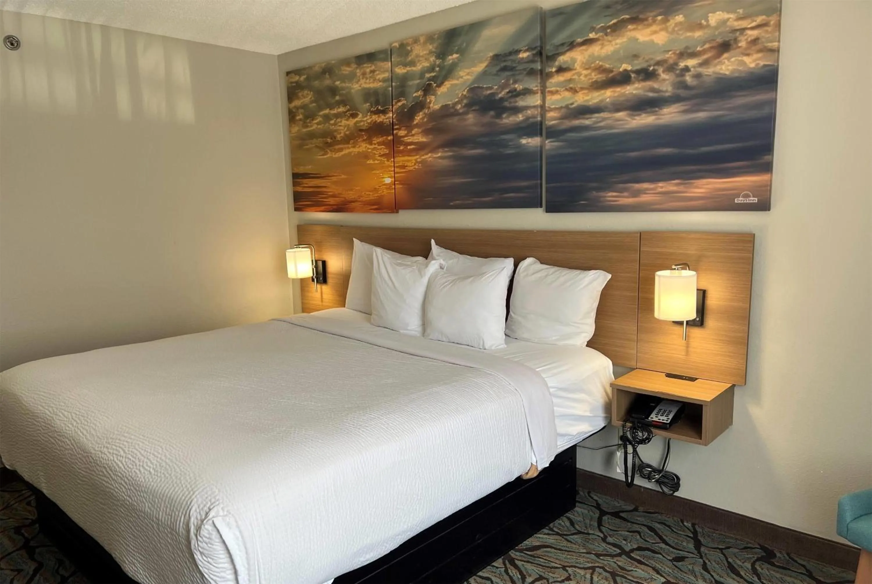 King Room - Non-Smoking in Days Inn by Wyndham West Des Moines - Clive
