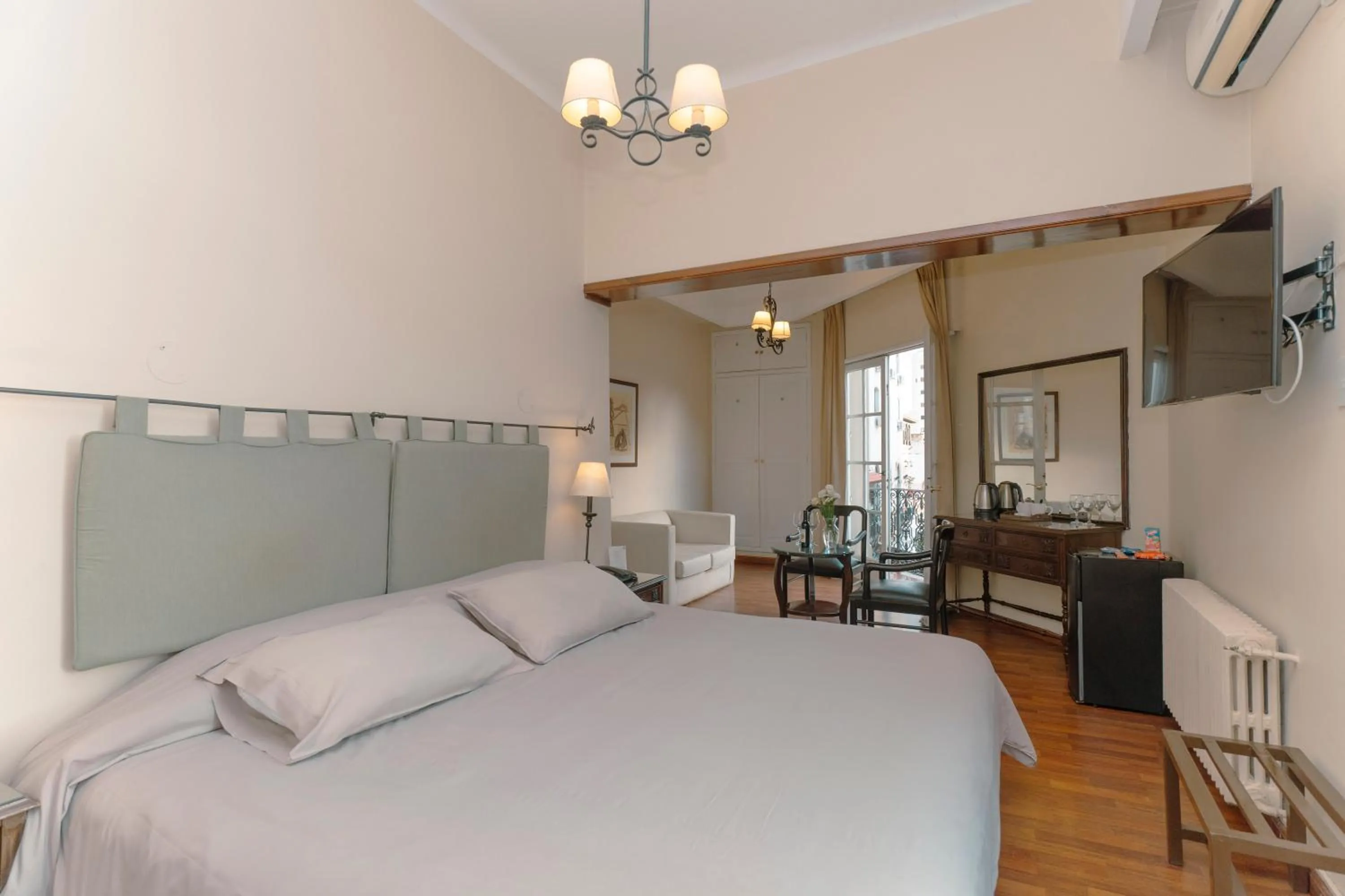 Suite with Balcony in Hotel Colonial Salta