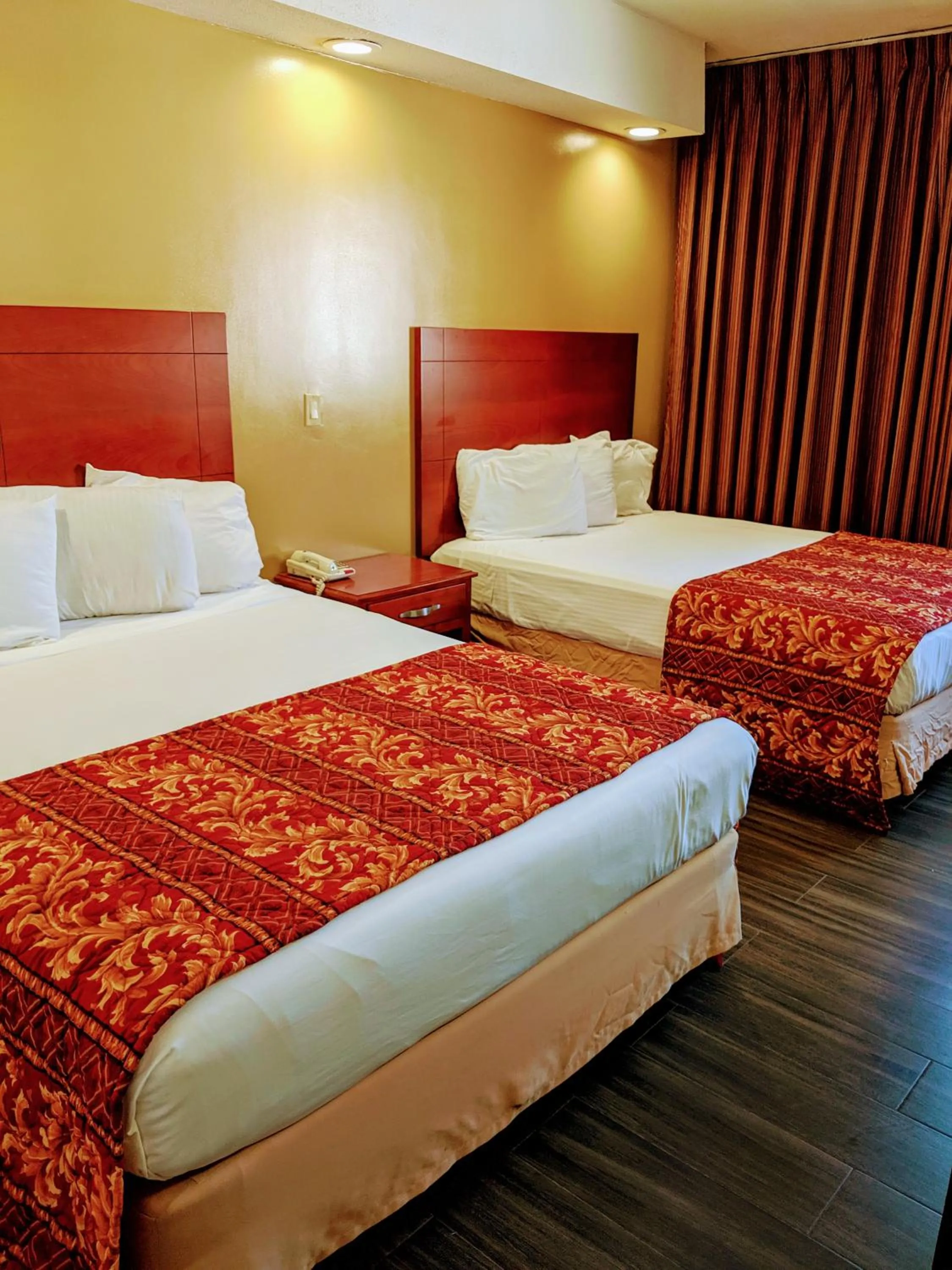 Queen Room with Two Queen Beds in Jets Motor Inn