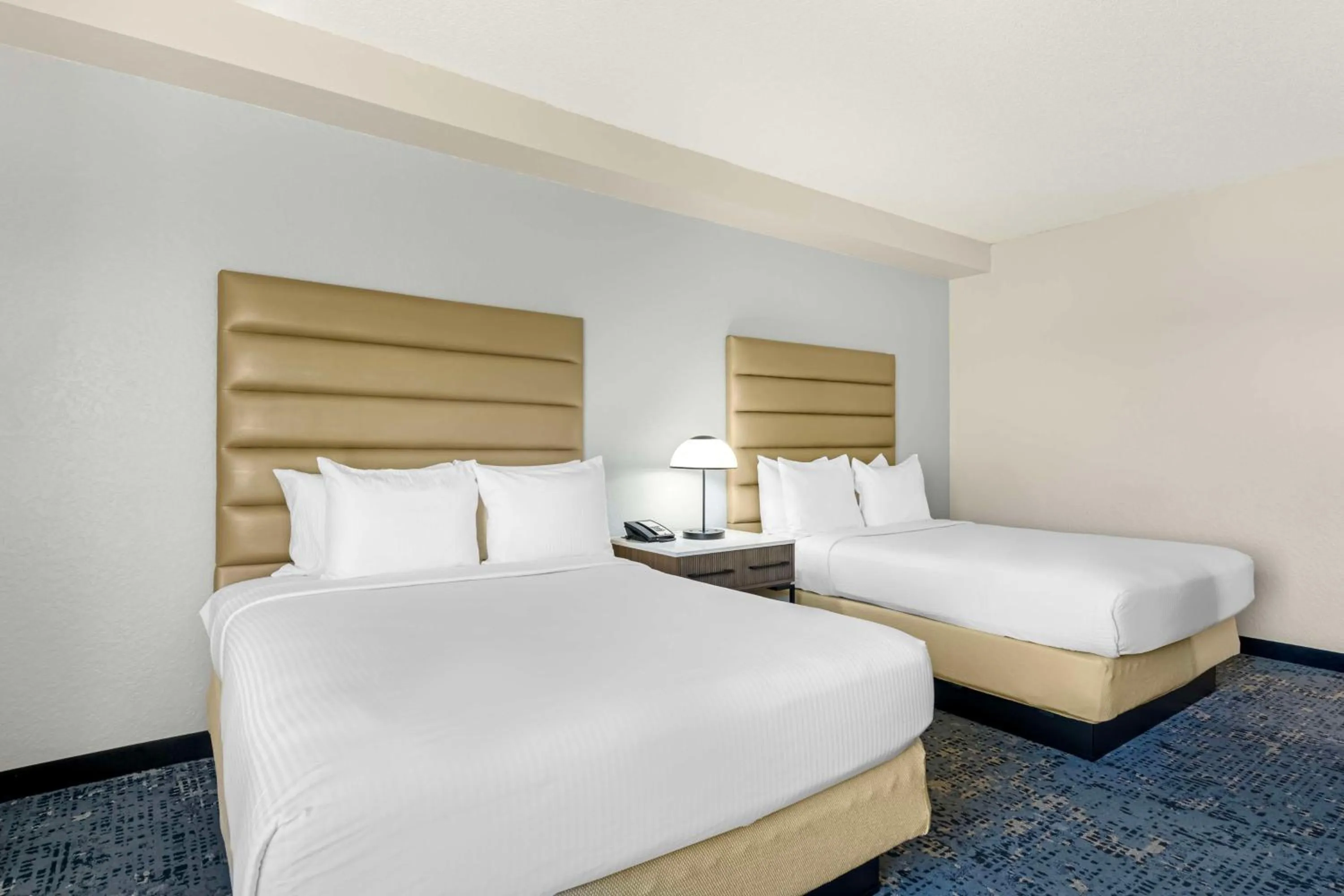 Queen Room with Two Queen Beds - Non-Smoking in Best Western Plus Universal Inn - Free Shuttle to Universal Studios!