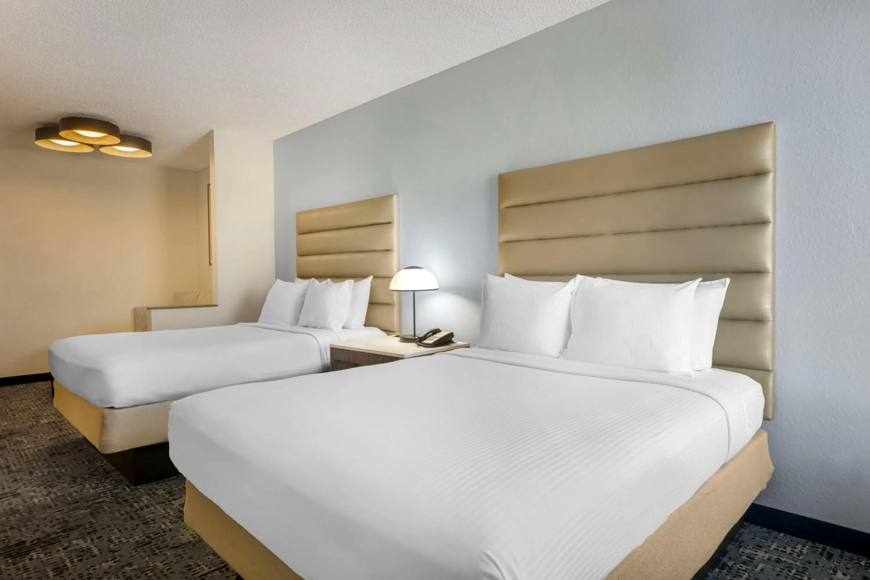 Family Queen Suite with Sofa Bed - Non-Smoking in Best Western Plus Universal Inn - Free Shuttle to Universal Studios!
