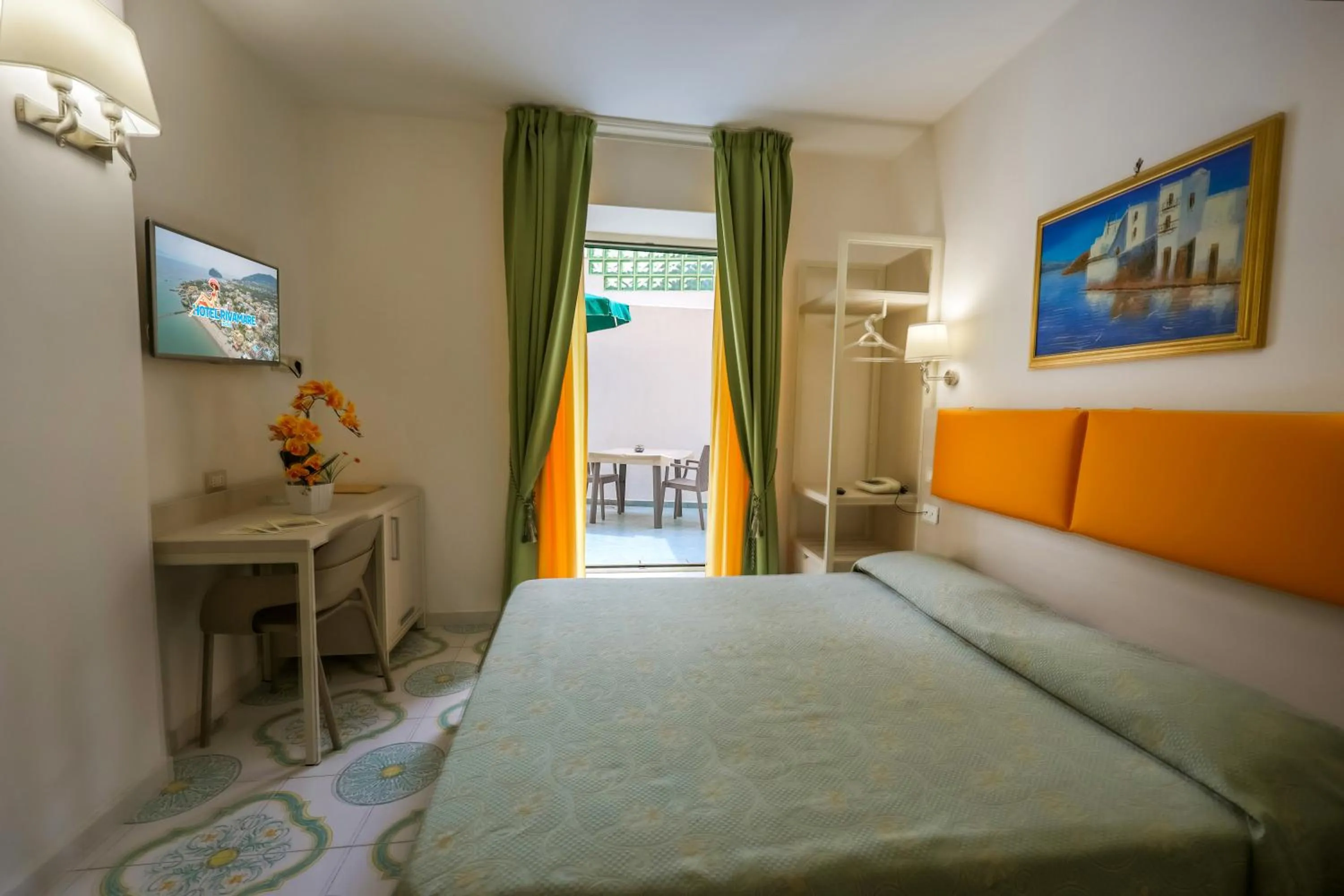 Double Room with Patio in Hotel Rivamare