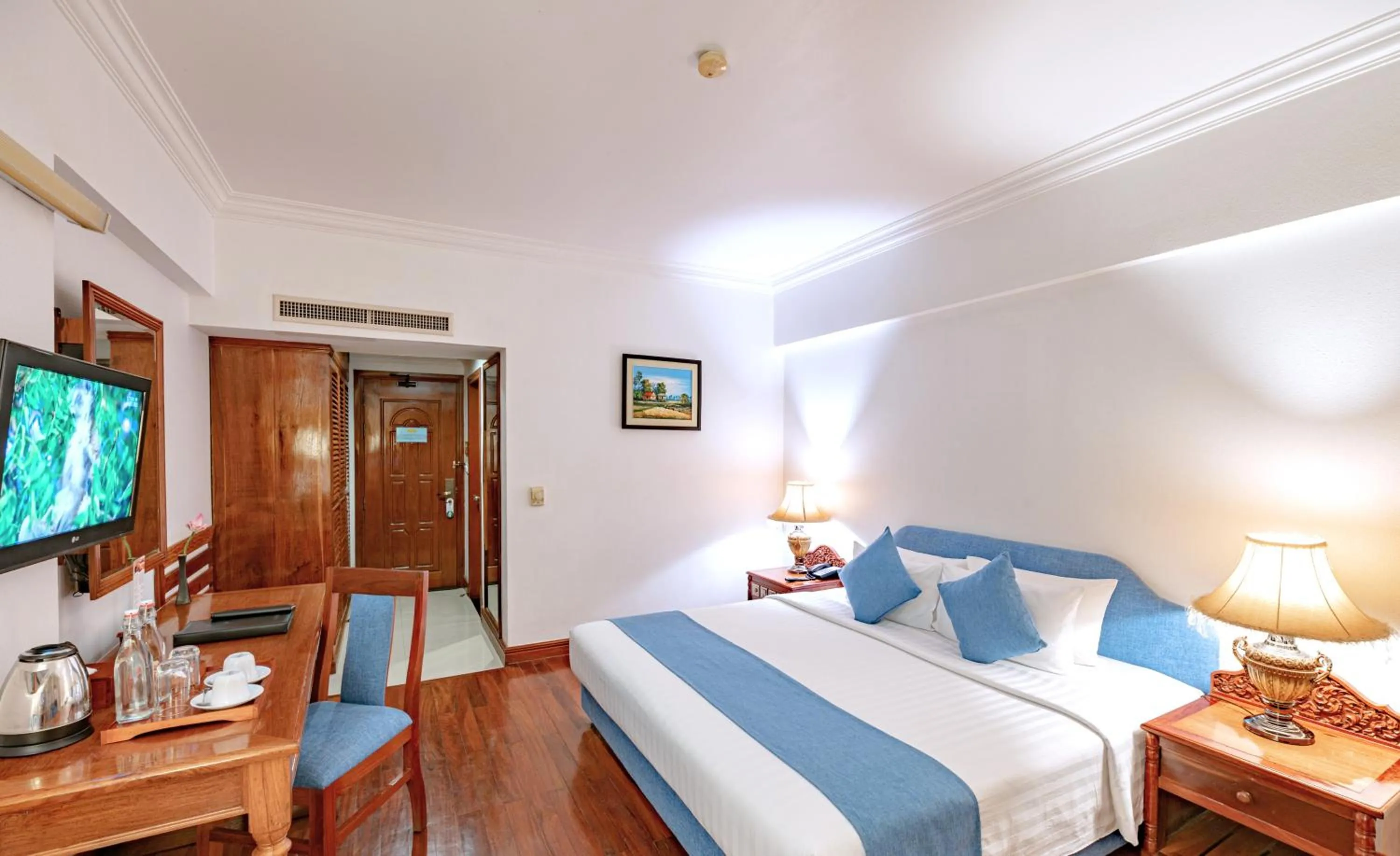 Superior Double City View Room in Hotel Somadevi Angkor Resort & Spa