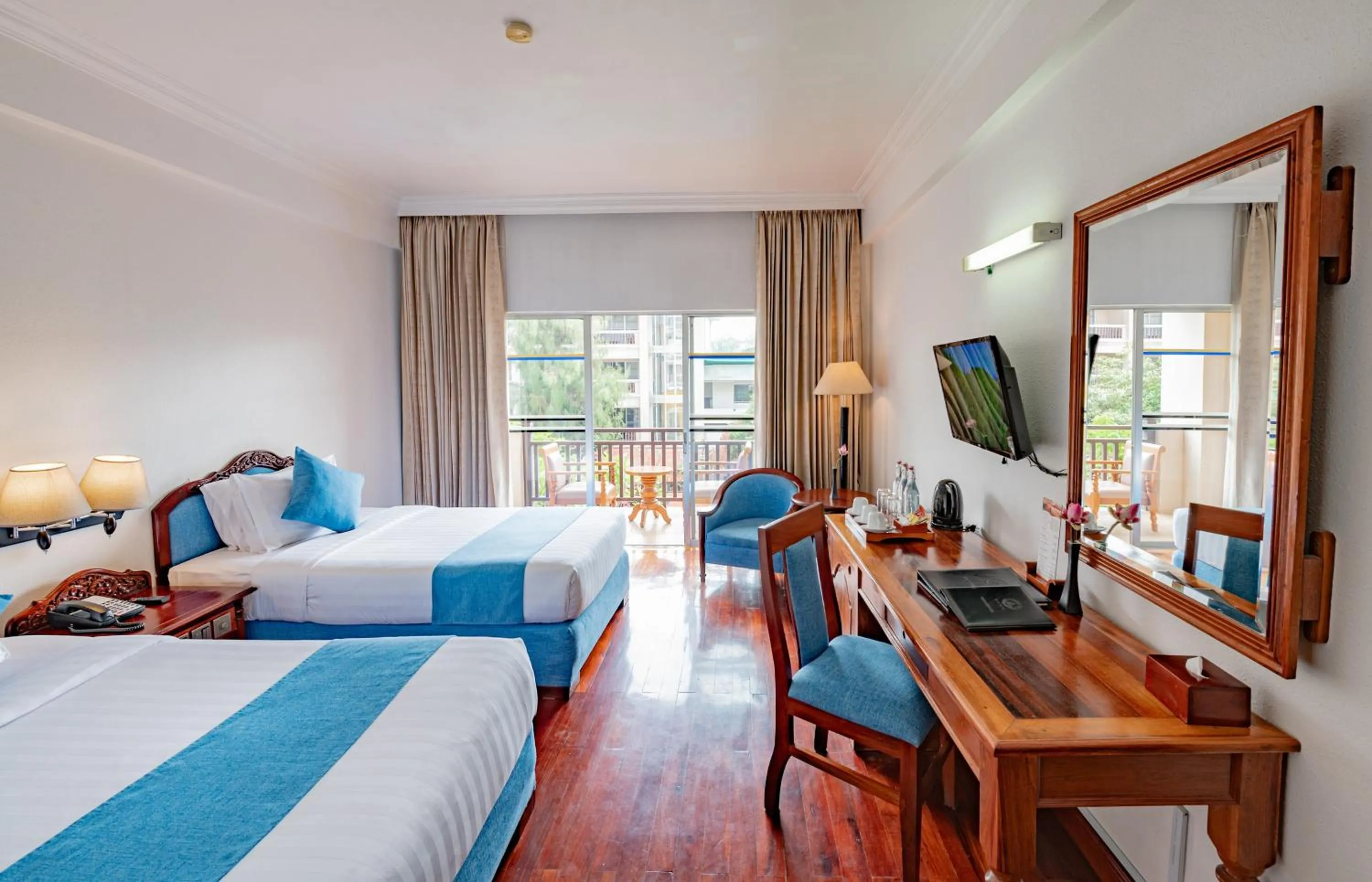 Deluxe Twin Pool View Room in Hotel Somadevi Angkor Resort & Spa