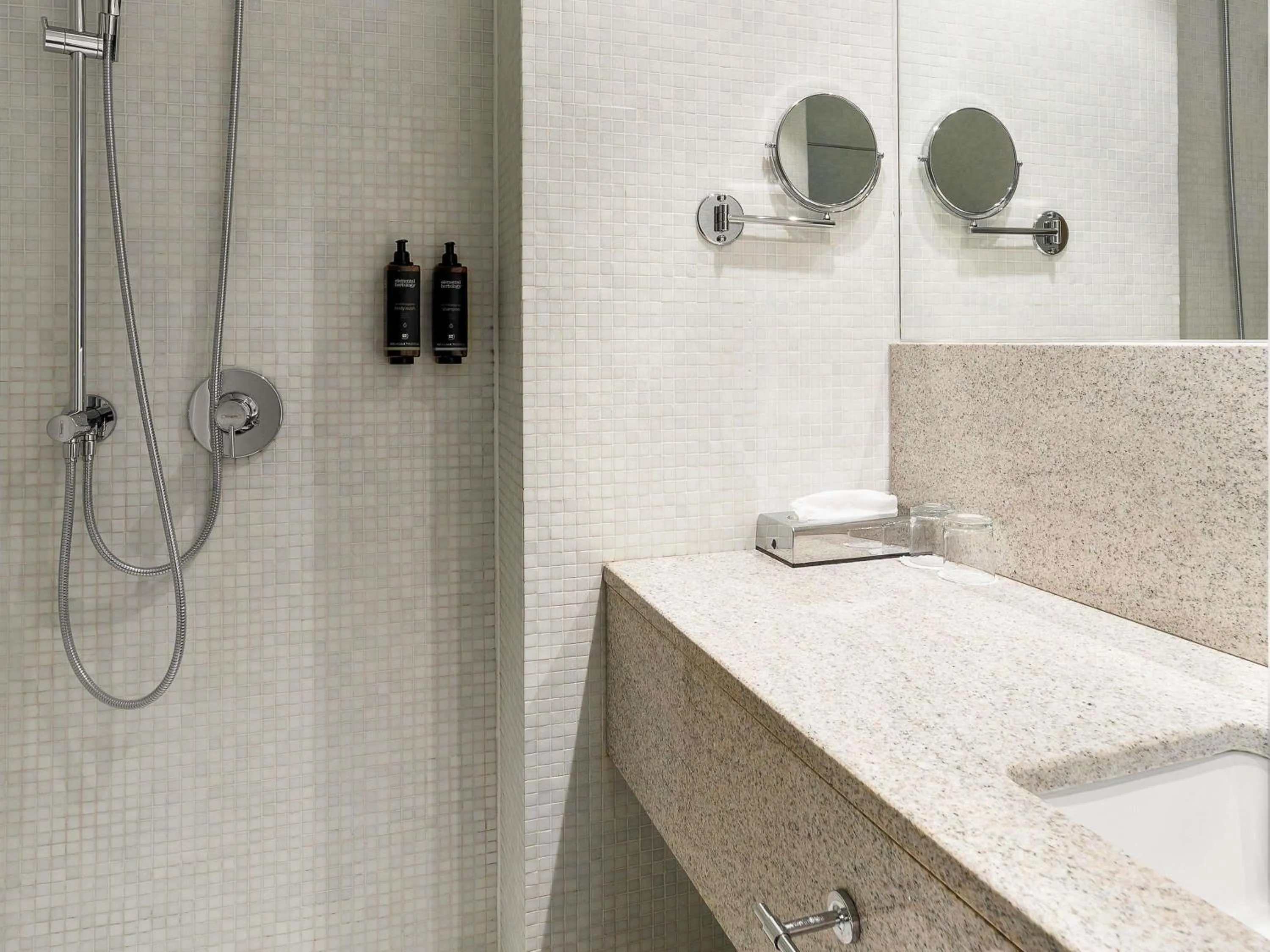 Classic Twin Room in Mercure Tallinn