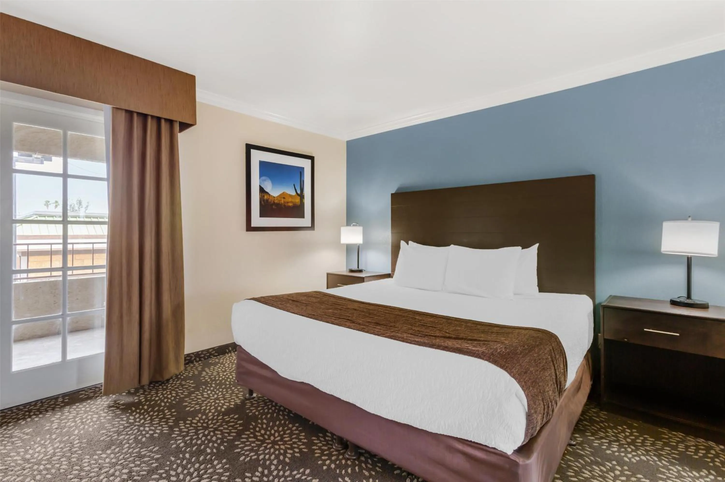 King Suite with Sofa Bed, Spa Bath and Balcony- Non-Smoking in Best Western InnSuites Tucson Foothills Hotel & Suites