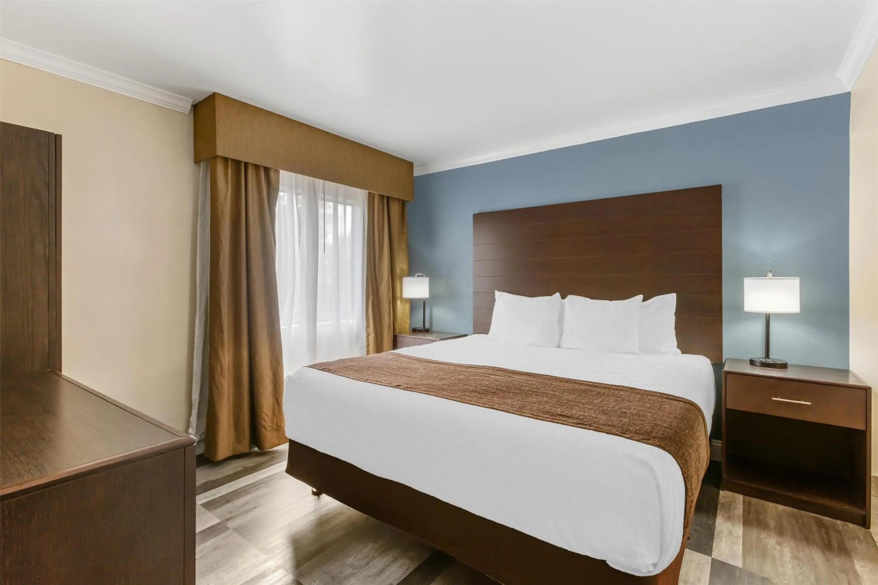 King Suite with Sofa Bed - Non-Smoking in Best Western InnSuites Tucson Foothills Hotel & Suites