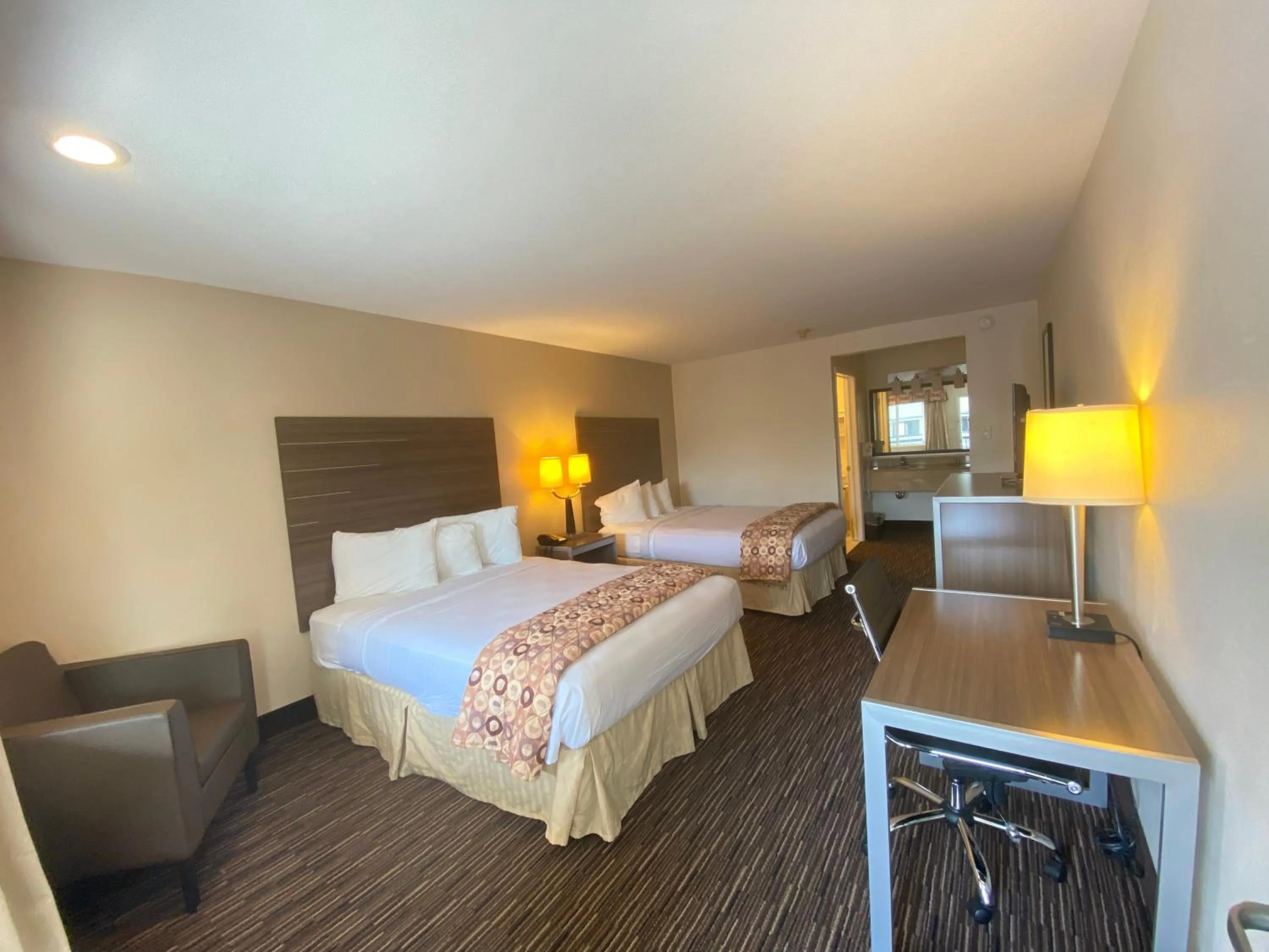 Deluxe Queen Room with Two Queen Beds - Non-Smoking in Garden State Inn