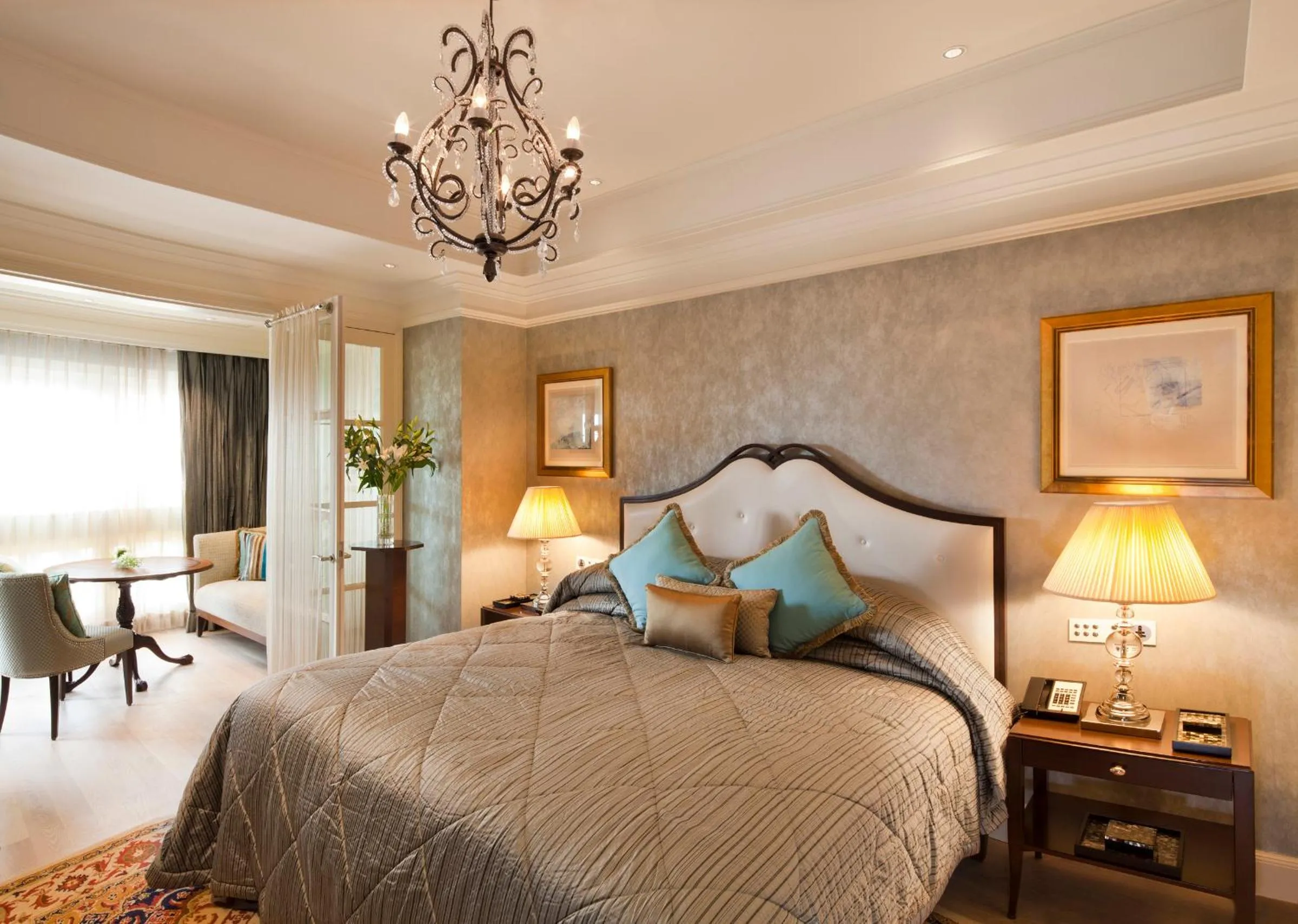 Luxury Suite 1 Bedroom City View - 2 Way Airport Transfer in The Taj Mahal Palace, Mumbai