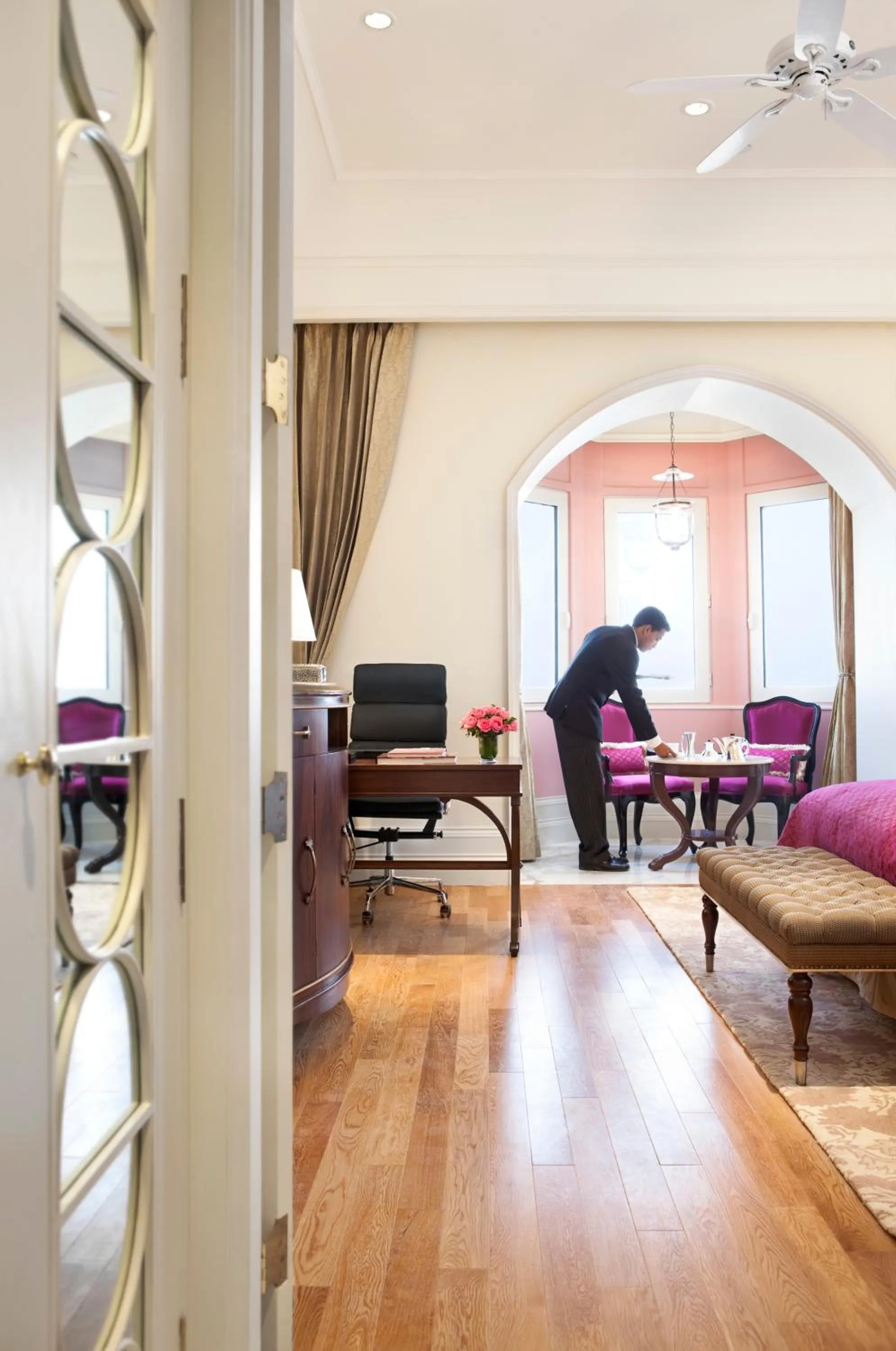 Taj Club Room Sea View King Bed with Complimentary One Way Airport Transfer - single occupancy in The Taj Mahal Palace, Mumbai