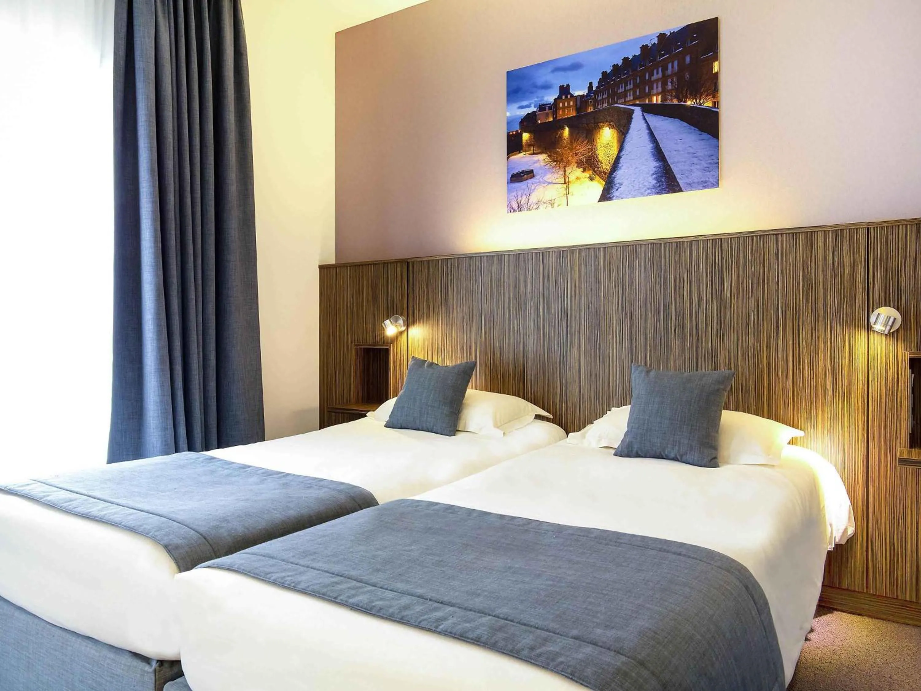 Superior Twin Room in Mercure Saint Malo Balmoral