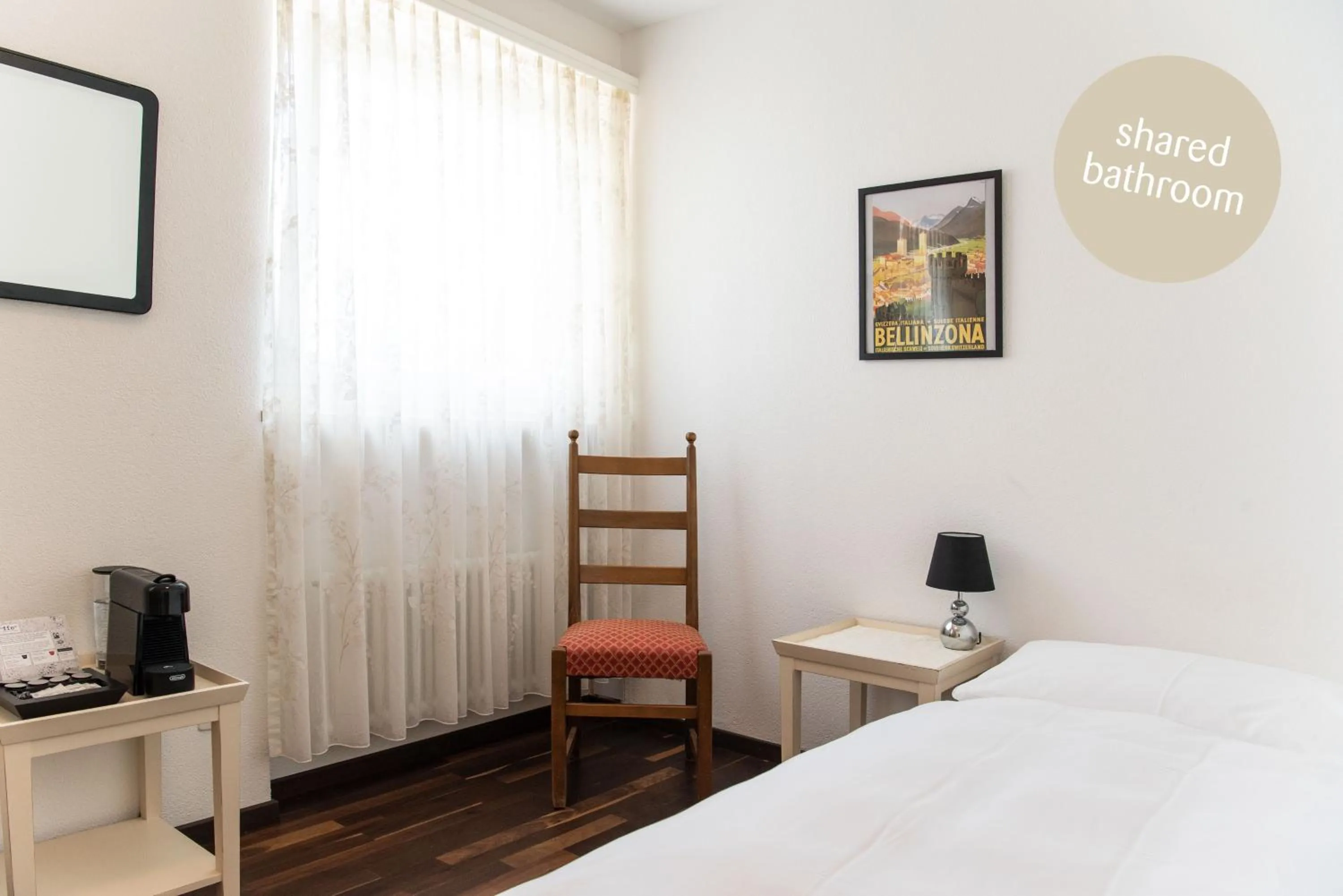 Single Room with Shared Bathroom - single occupancy in Hotel Polo