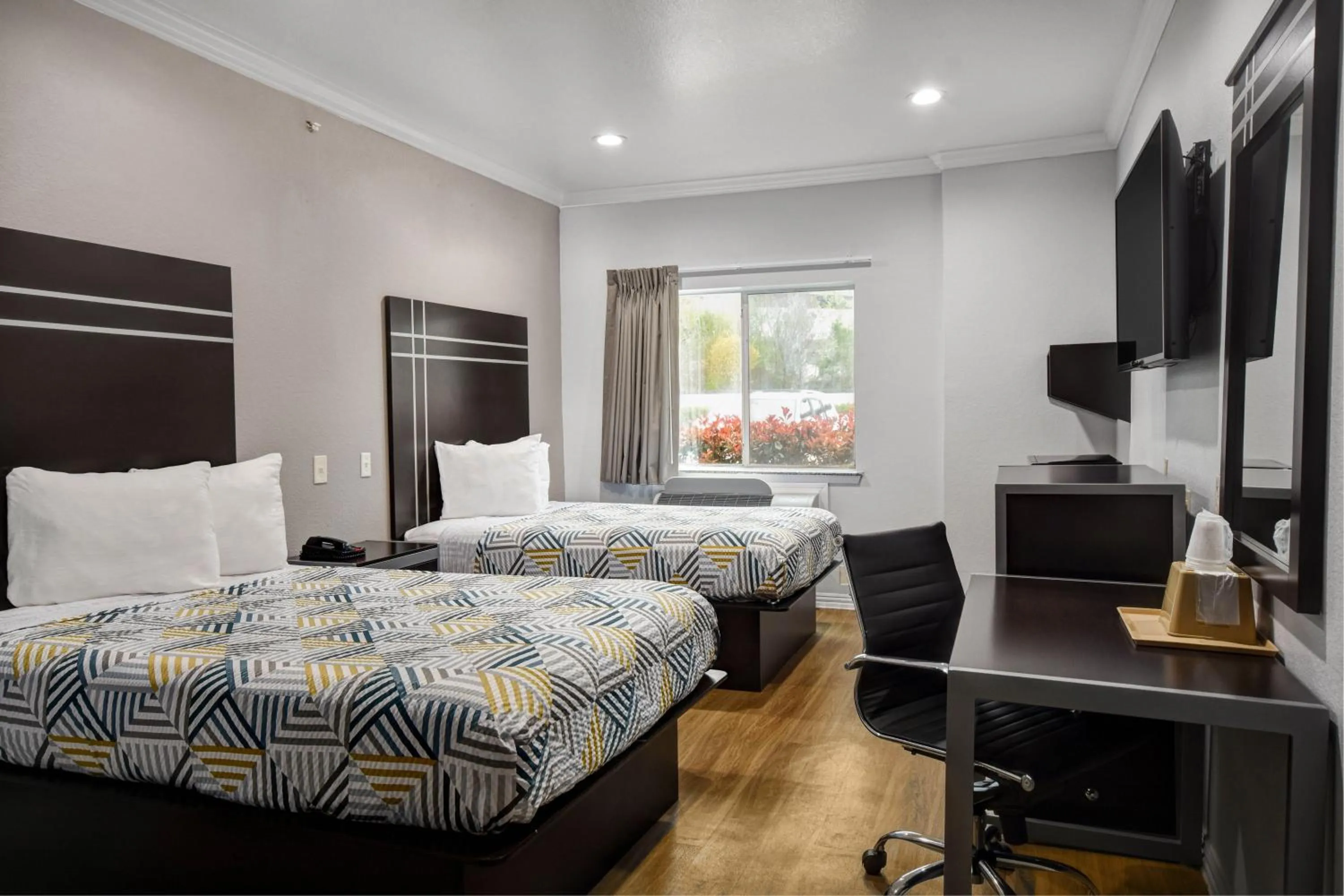 Deluxe Room with Two Full Bed - Non-Smoking in Motel 6 Humble, TX - Houston International Airport