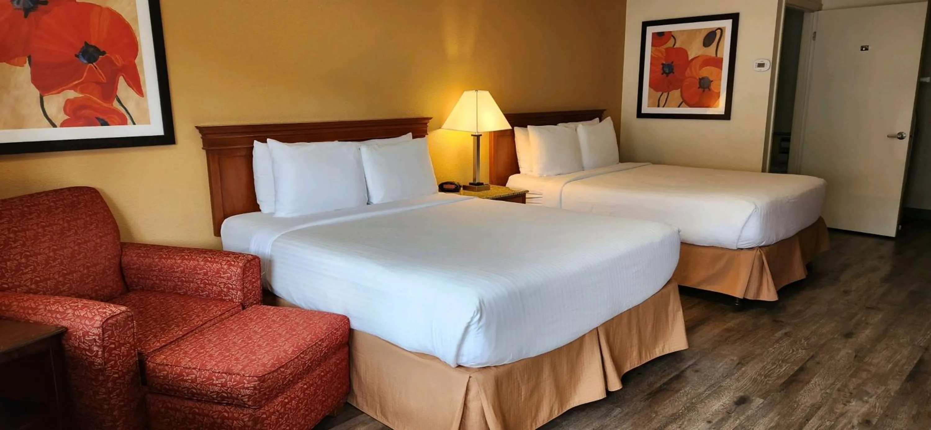 Queen Room with Two Queen Beds - Pet Friendly in Best Western Golden Key
