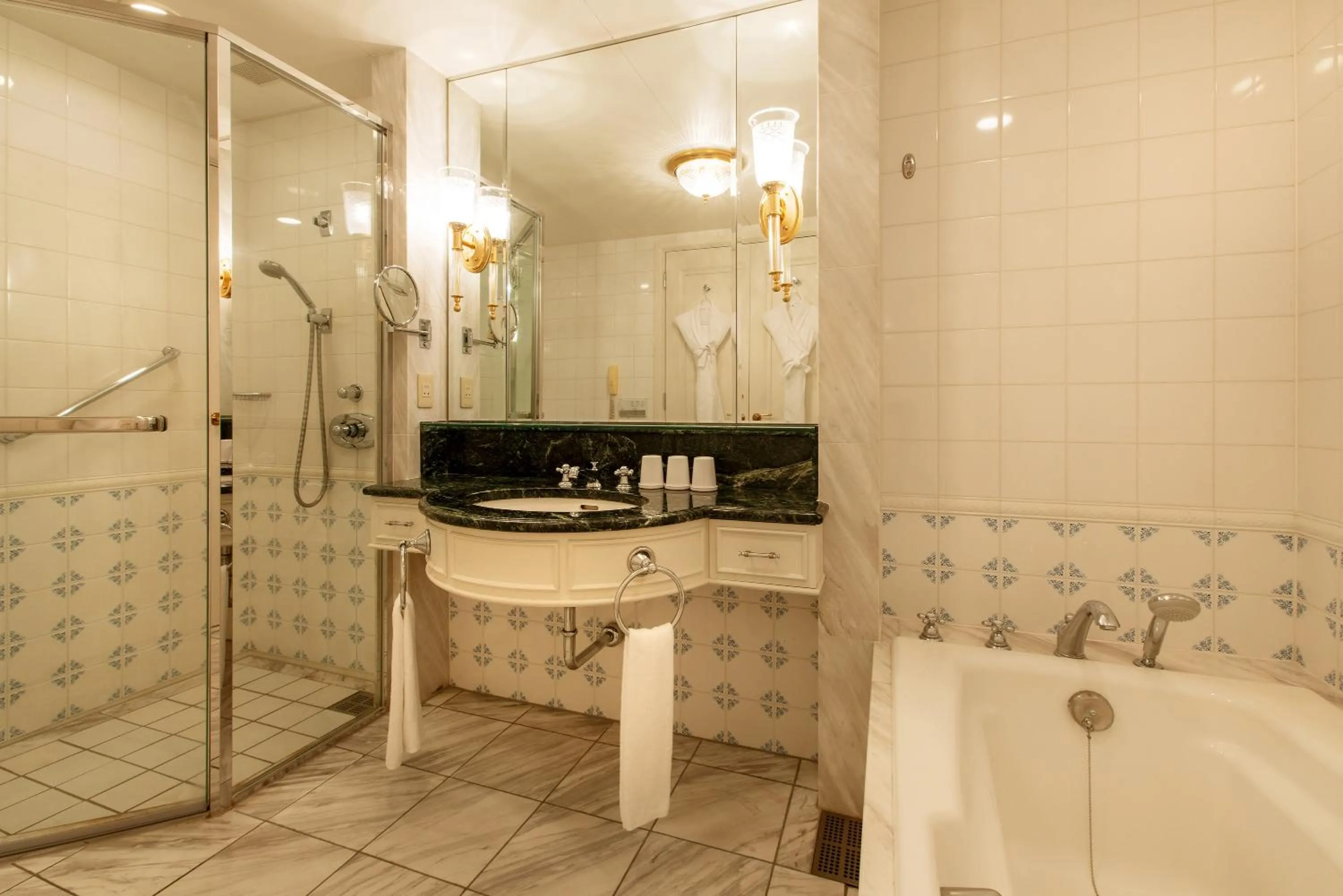 Executive 25th and 26th Floor Deluxe Triple Room - Non-Smoking in Grand Nikko Tokyo Daiba