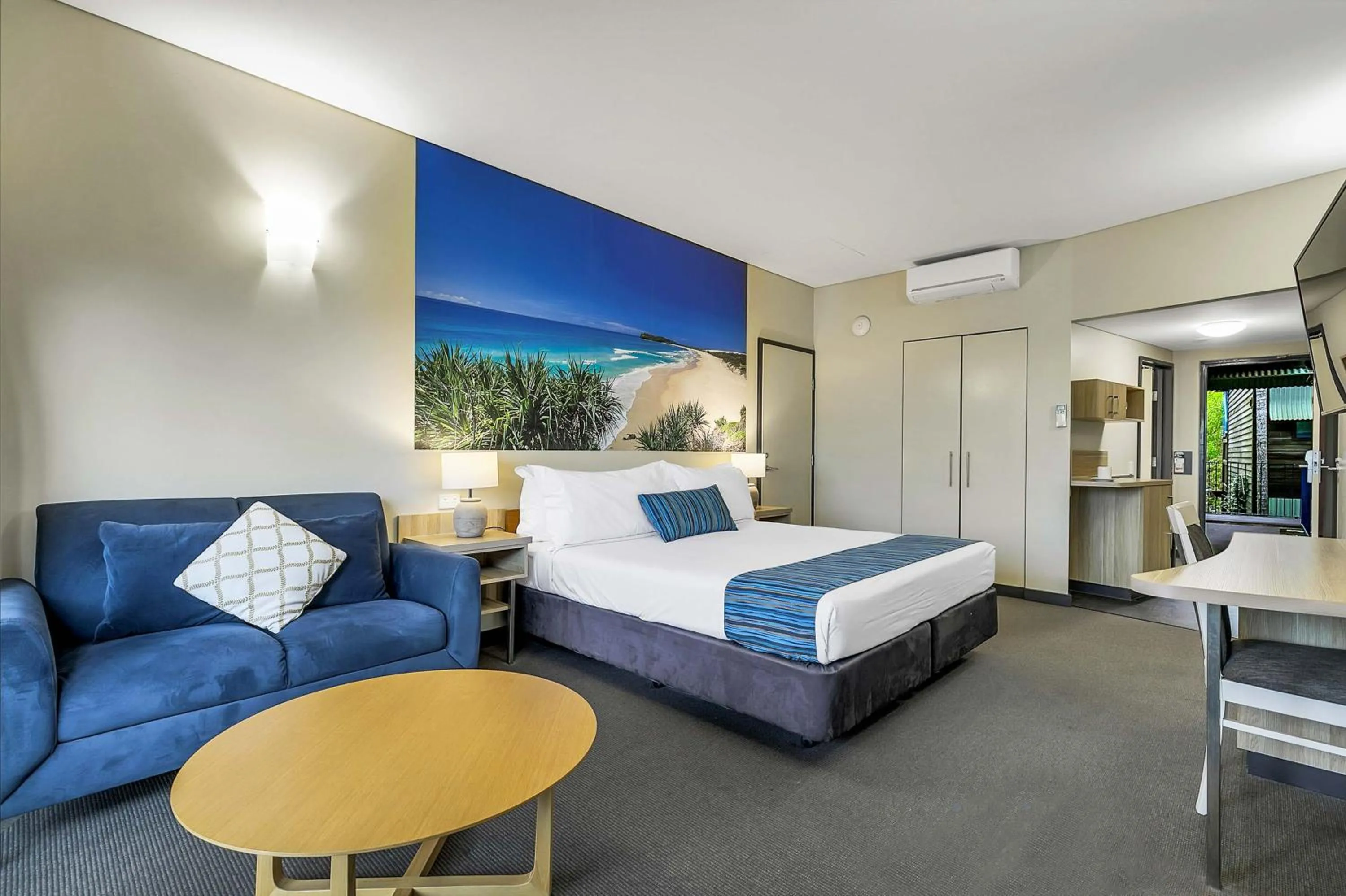 King Resort Hotel Room in Kingfisher Bay Resort