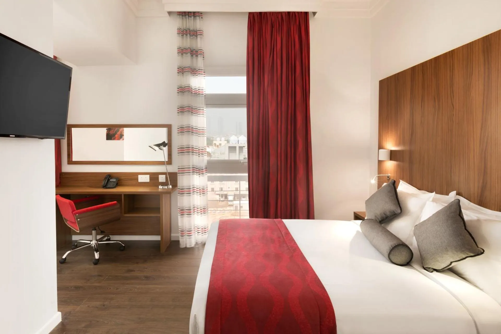 Queen Suite - Smoking in Ramada Encore Al Khobar Olaya