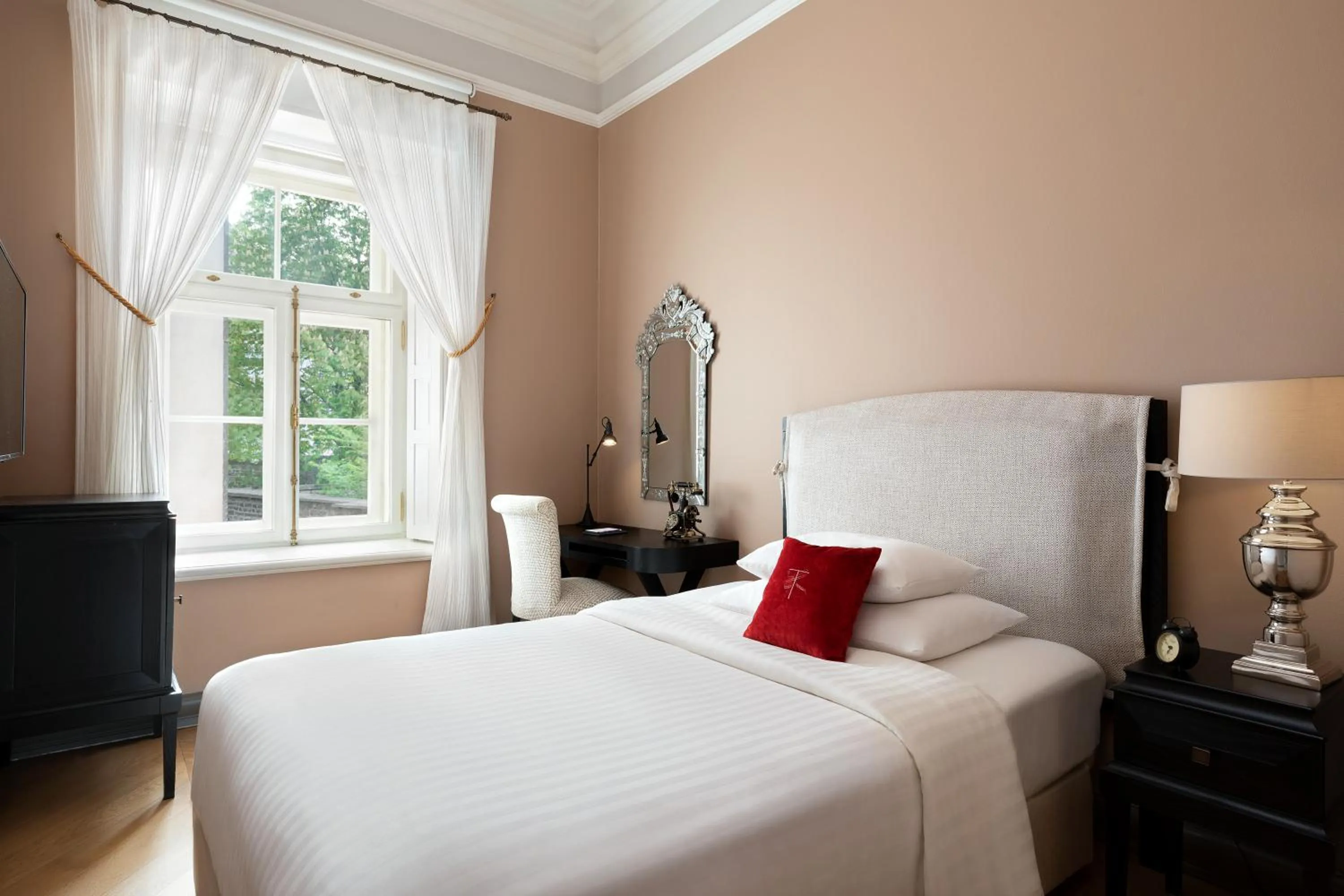 Cozy Comfort, Guest room, 1 Double, Courtyard view in Hotel Telegraaf, Autograph Collection