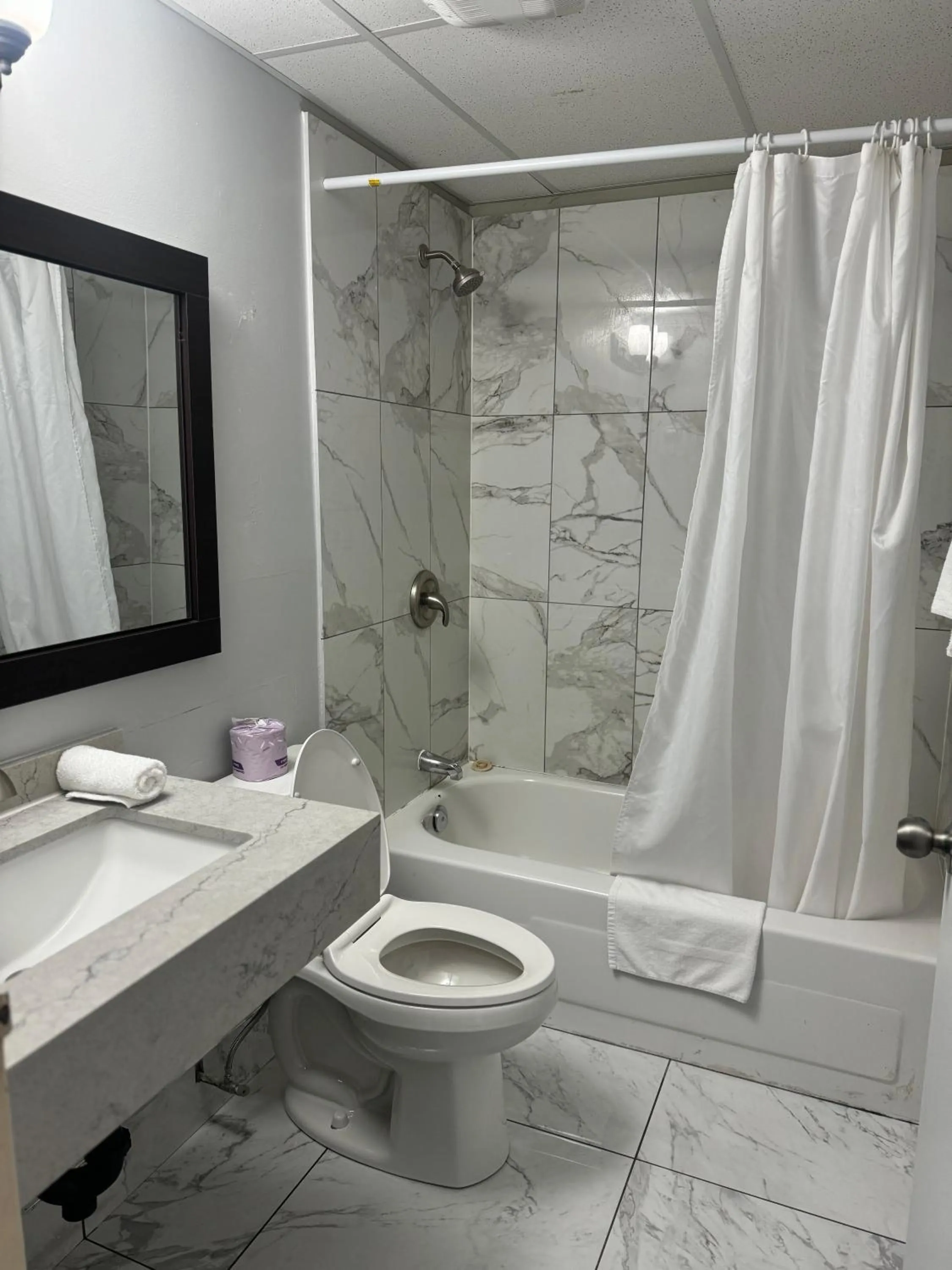 Family Suite in Niagara Lodge & Suites