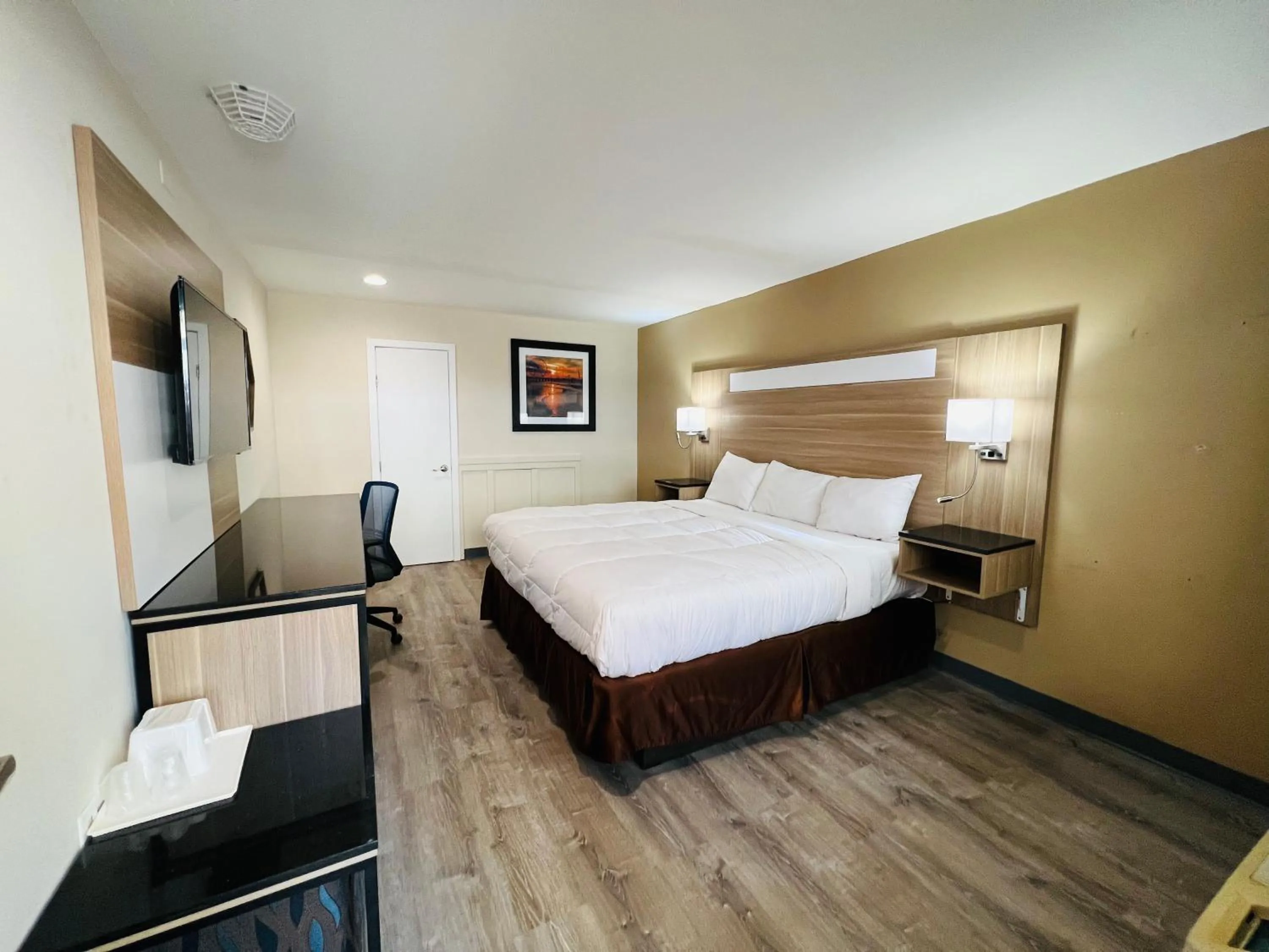 King Room - Non Smoking in Rodeway Inn Oceanview