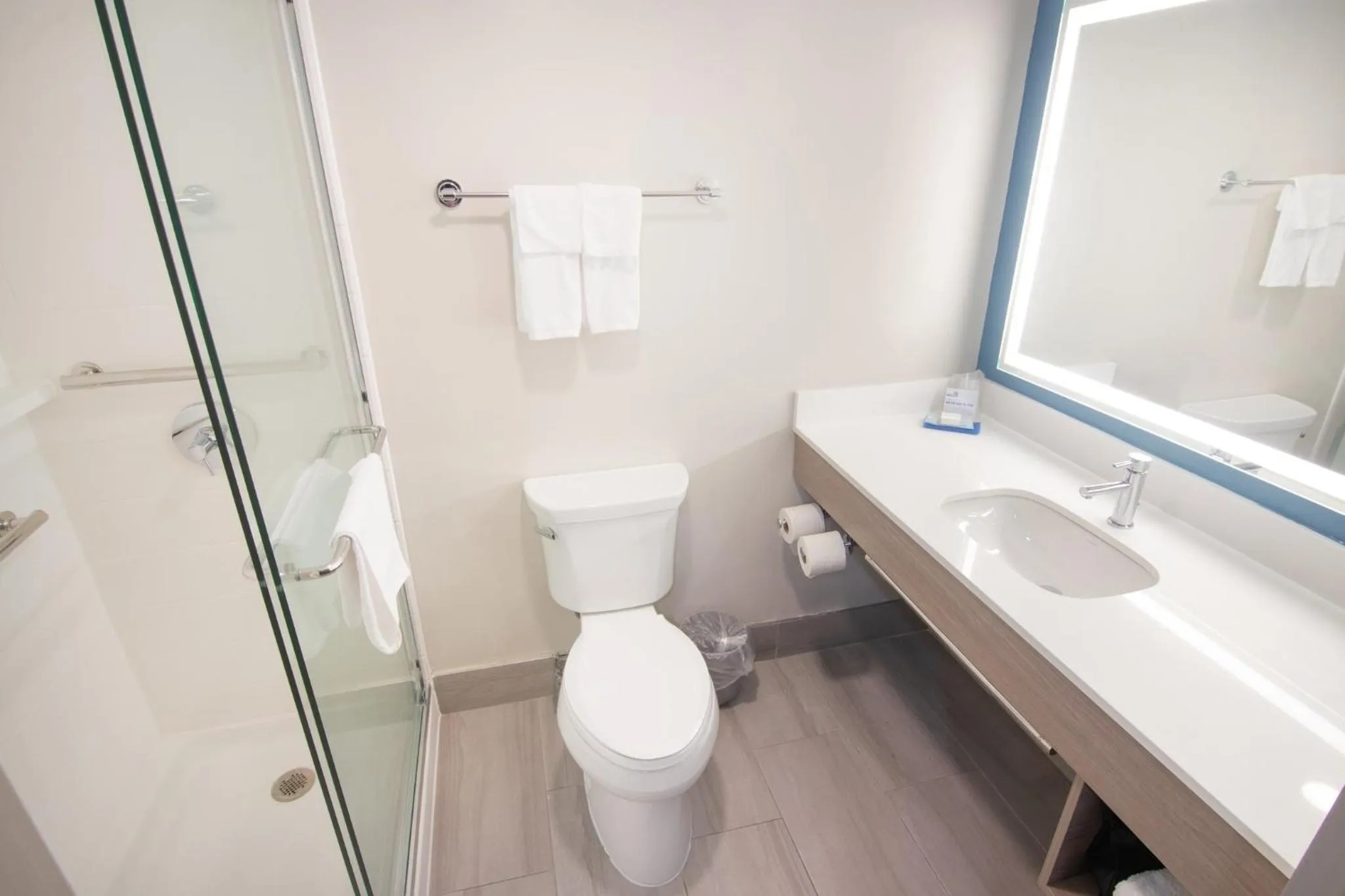 Two-Bedroom Suite in Holiday Inn Express and Suites Fort Lauderdale Airport West by IHG