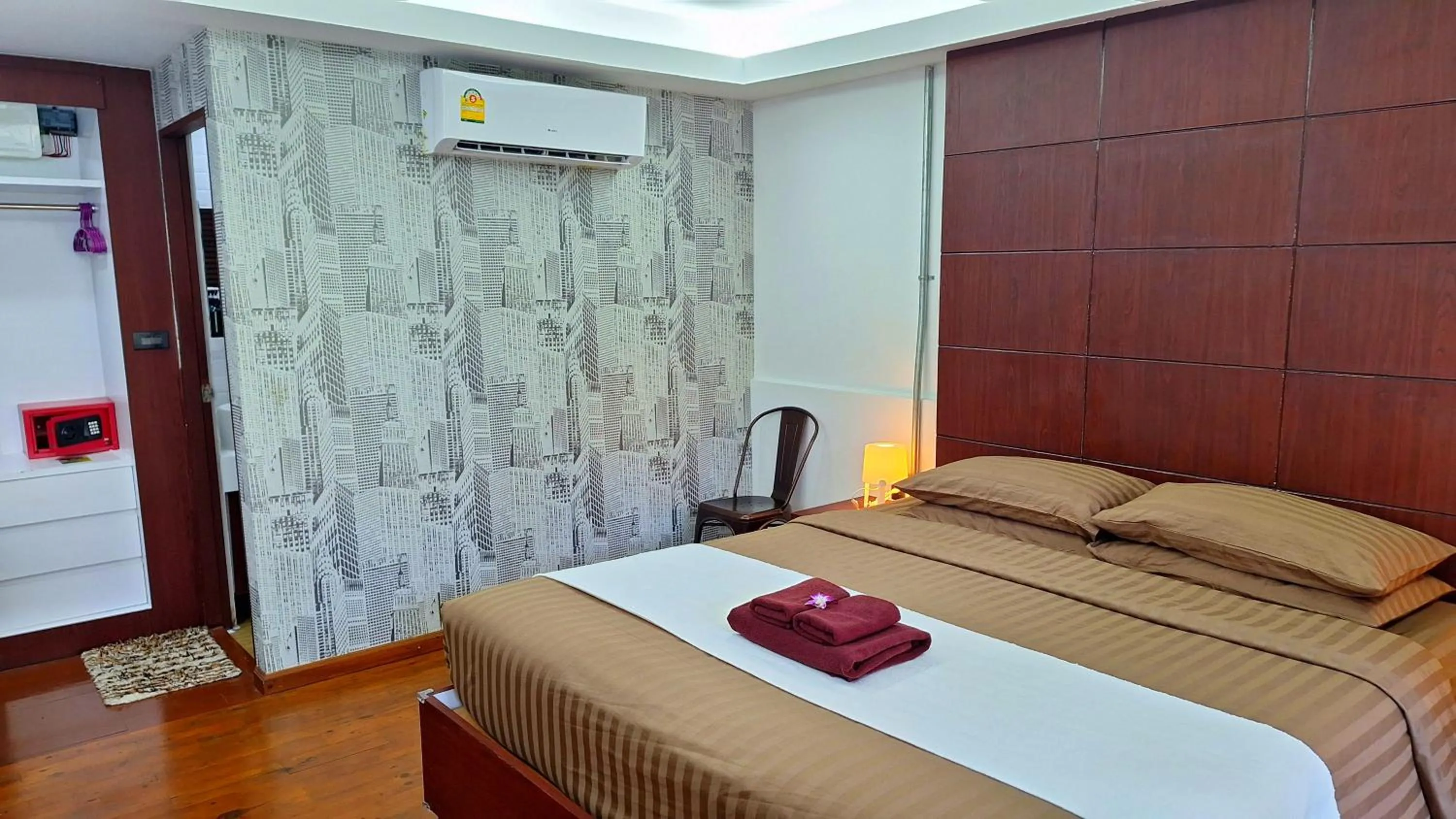 Standard Queen Room in Alpha Gay Resort & Spa - Men Only