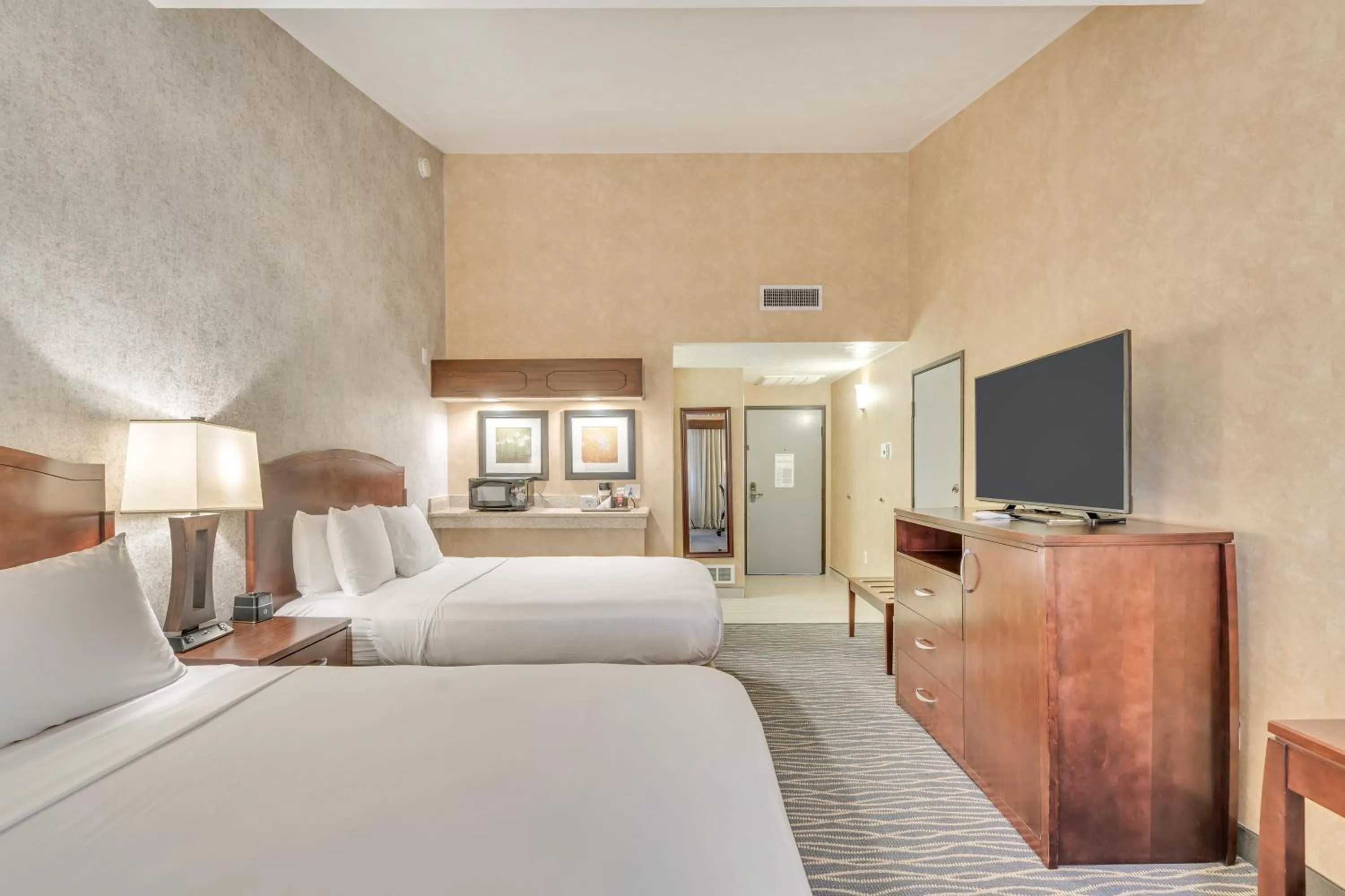 Queen Room with Two Queen Beds - Non-Smoking in Radisson Hotel Salt Lake City Airport