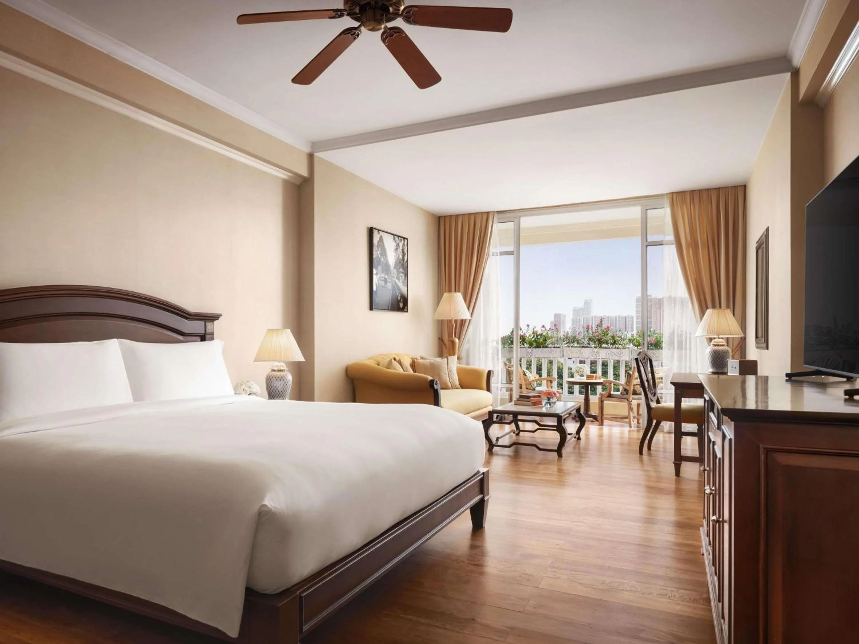 Luxury Club King Room with Executive Lounge Access in Sofitel Phnom Penh Phokeethra