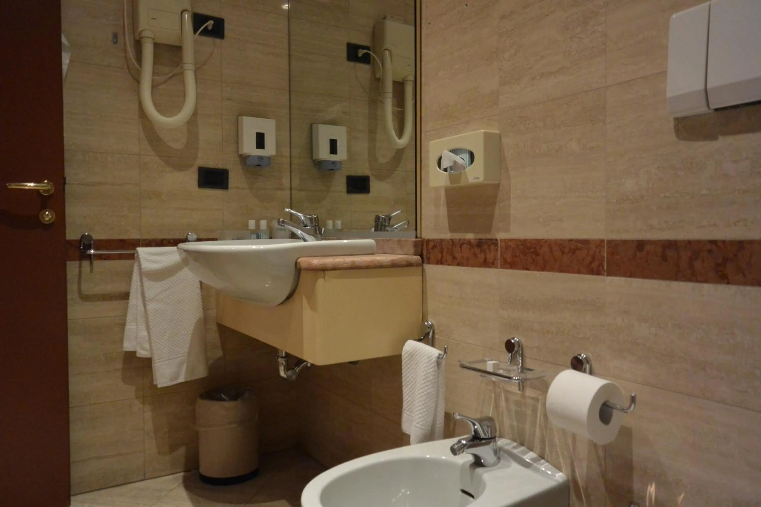 Twin Room in Hotel Metrò