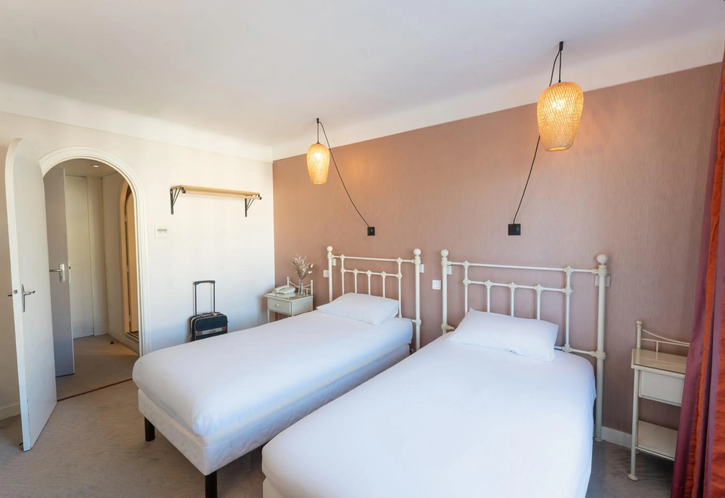 Standard Twin Room in Grand Hôtel Niort Centre