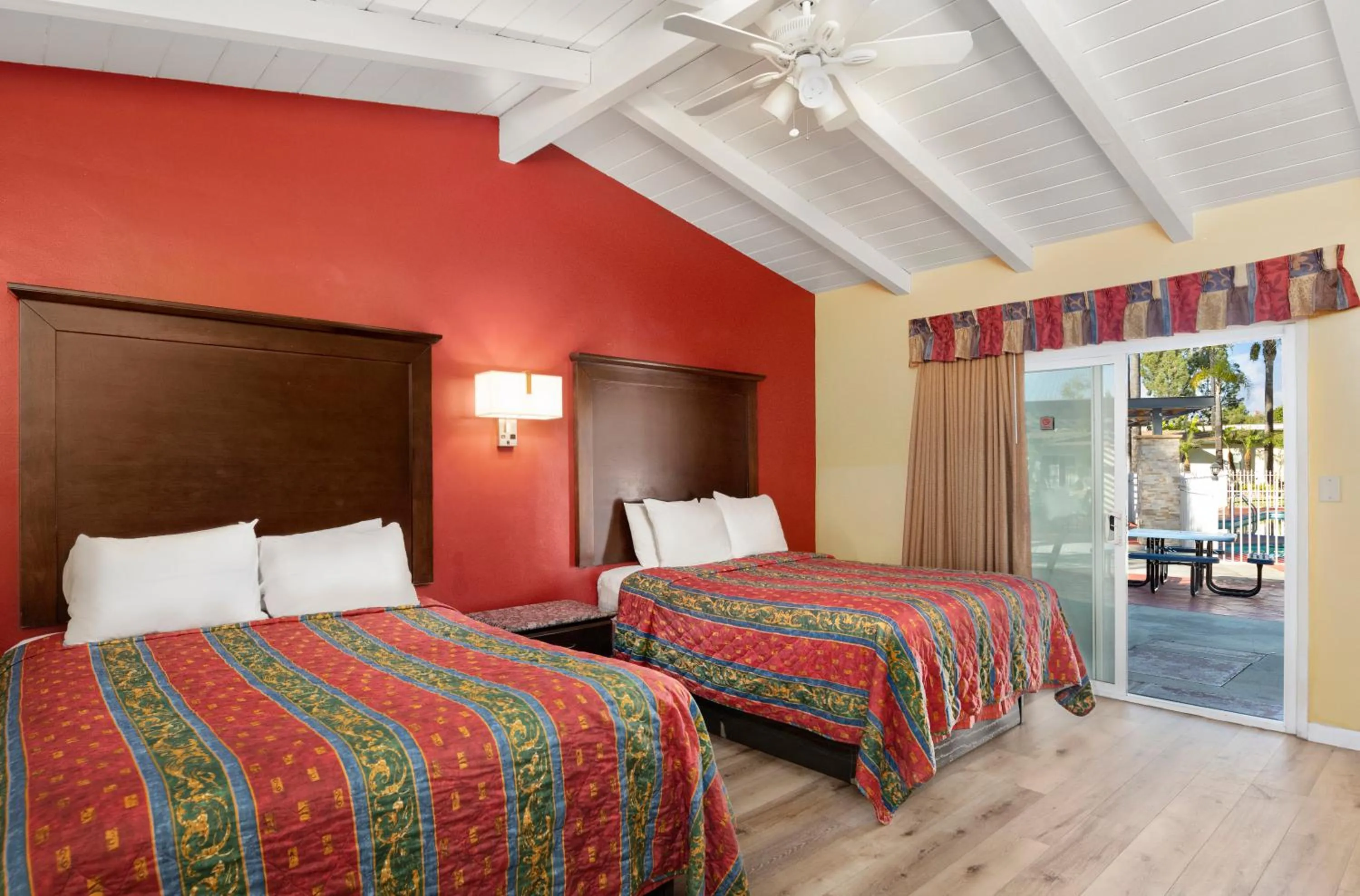 Deluxe Queen Room with Two Queen Beds in Fallbrook Country Inn