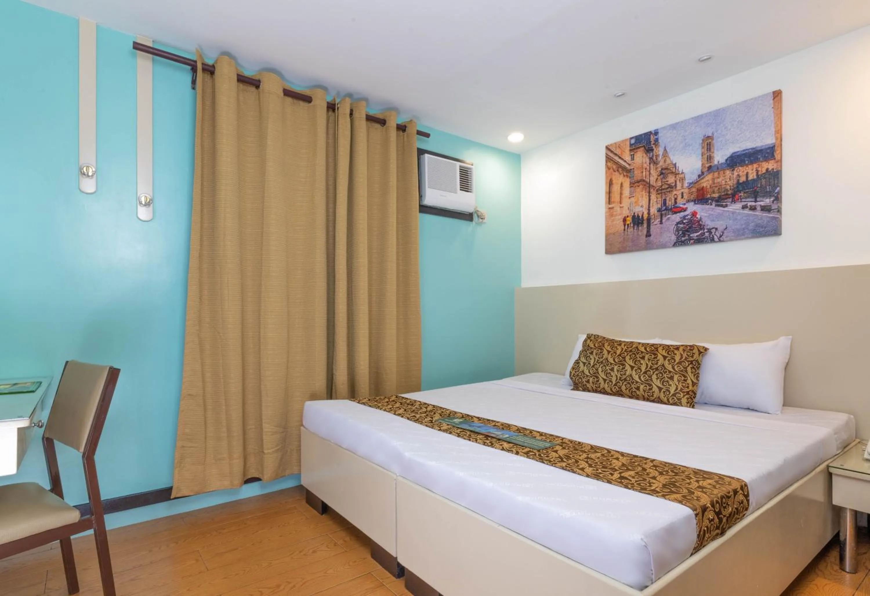 Standard Queen Room in Eurotel Pedro Gil