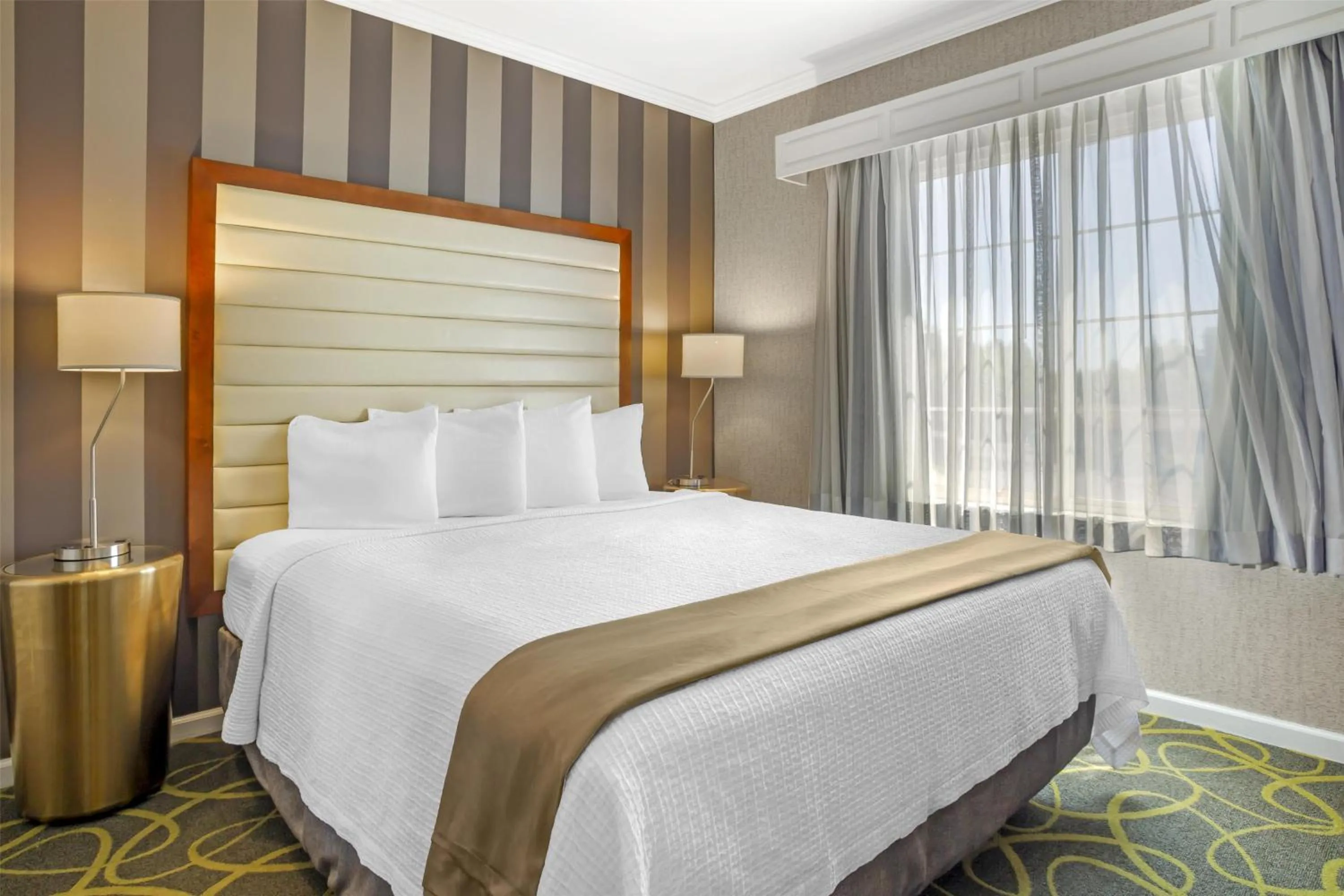 King Suite - Non-Smoking in Best Western Plus Dixon Davis